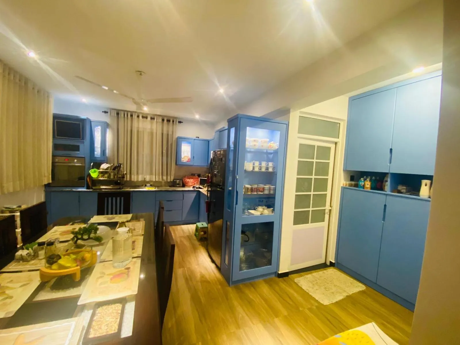 kitchen in Airport Faith Hotel