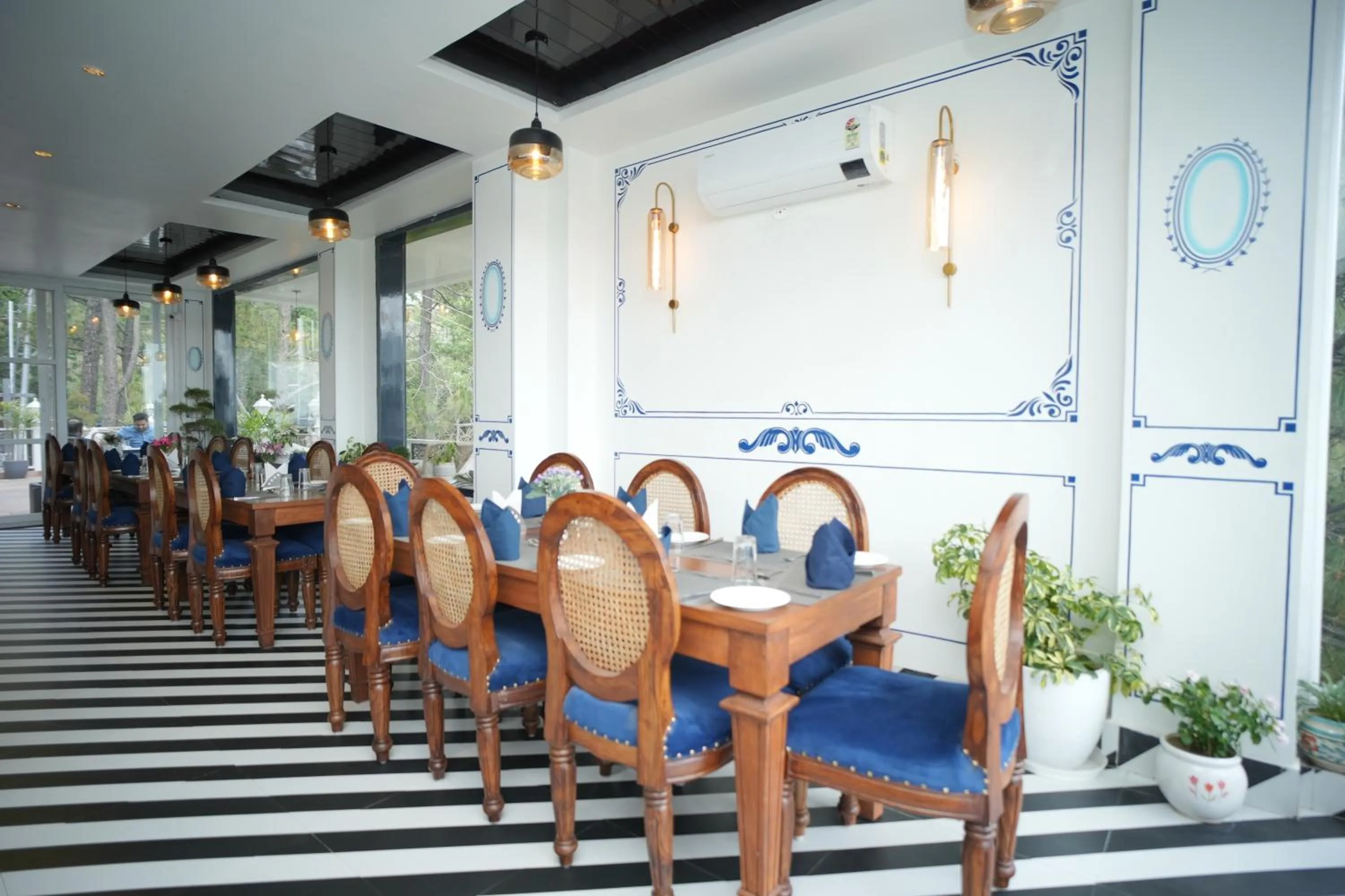 Restaurant/places to eat in Oakhill Resorts