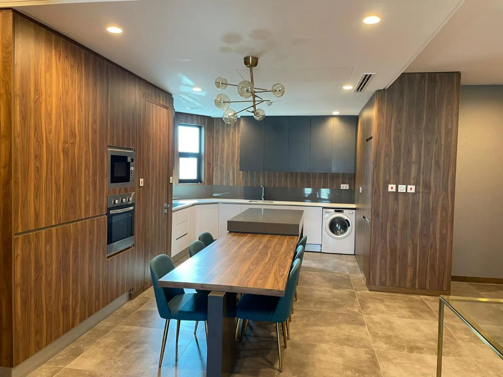 Kitchen or kitchenette in Modern Heights