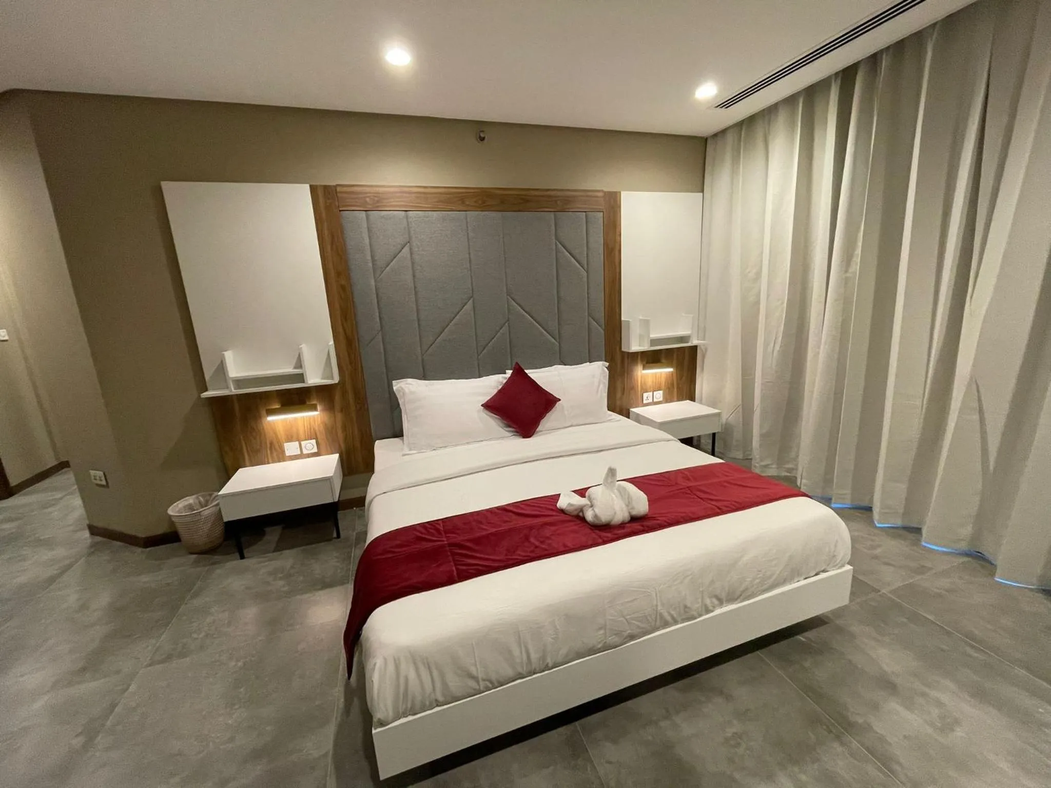 Bedroom, Bed in Modern Heights