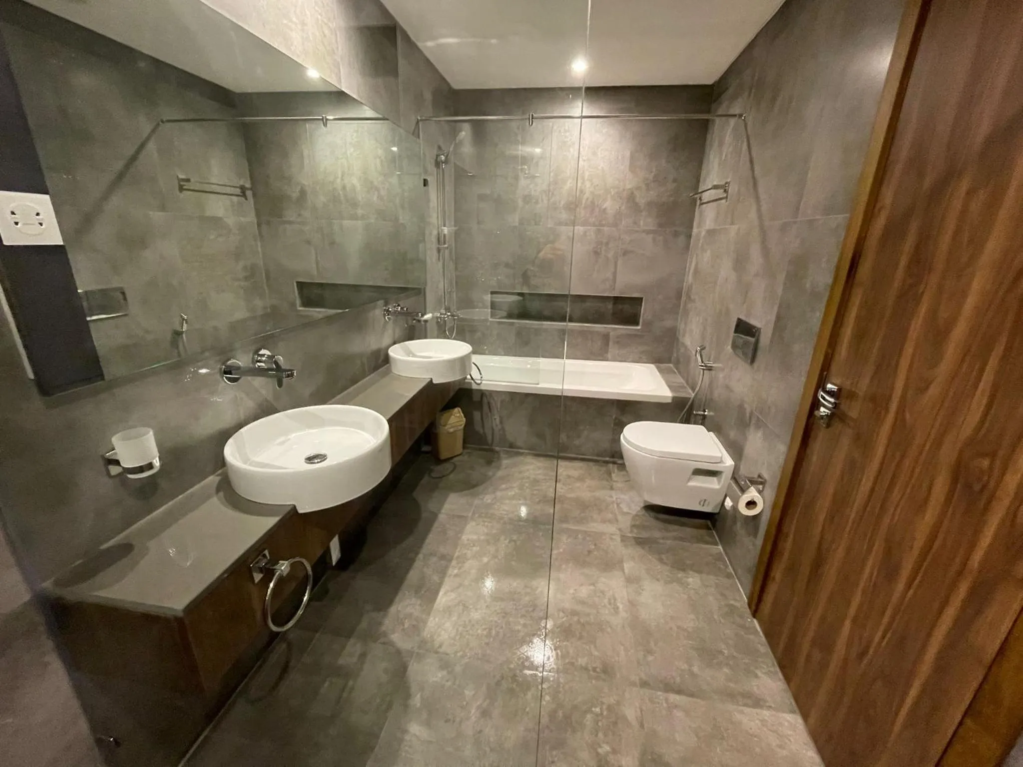 Shower in Modern Heights