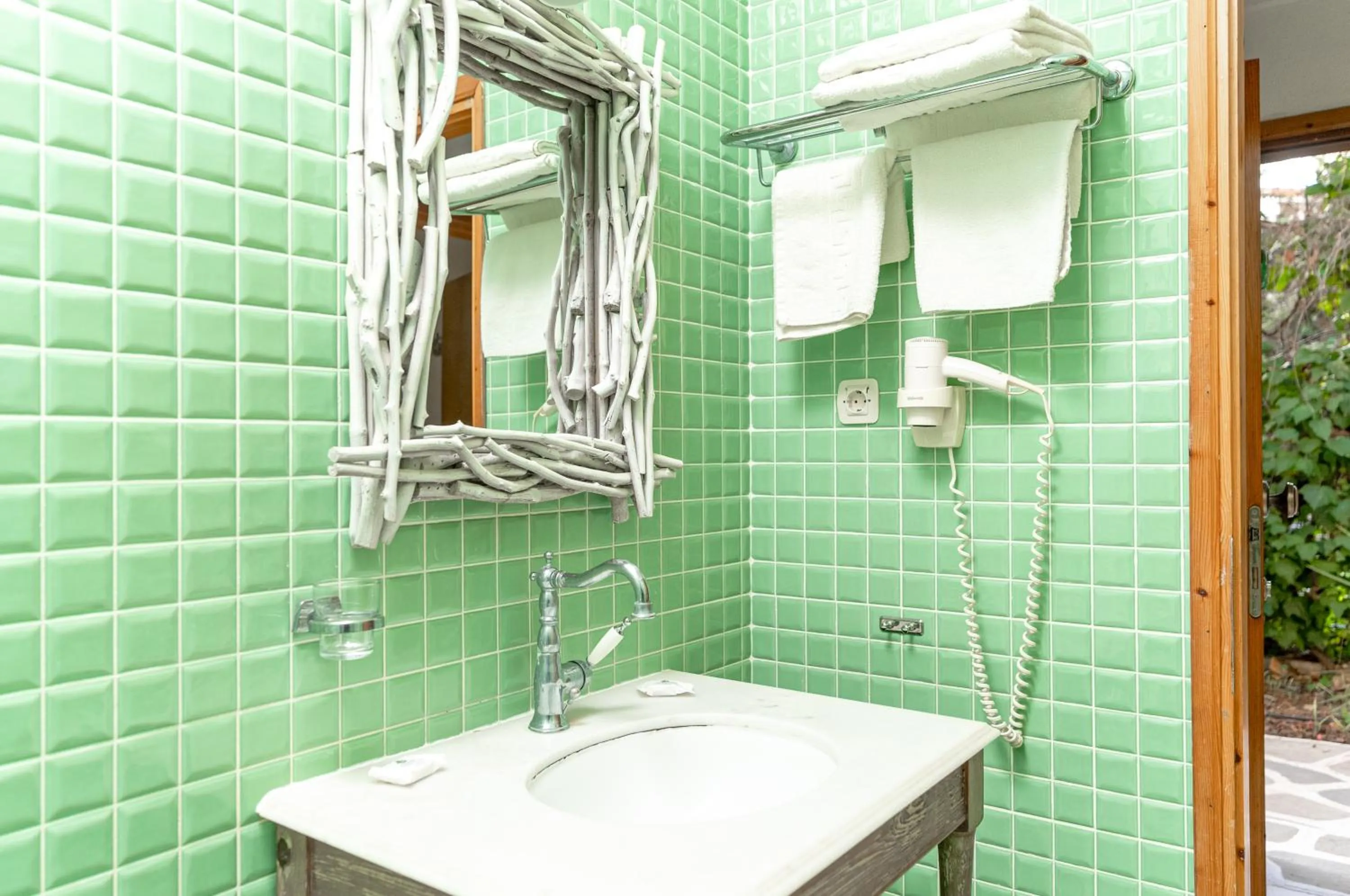 Shower in Xenios Zeus