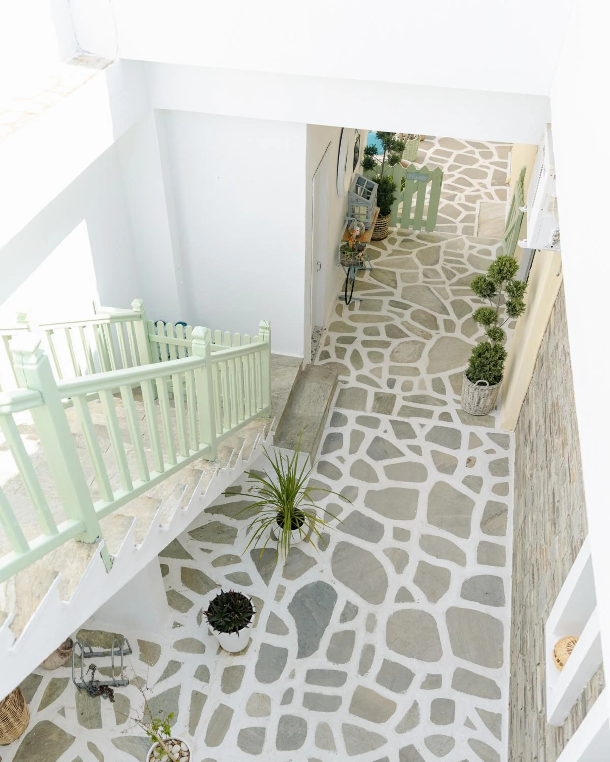 Property building in Xenios Zeus