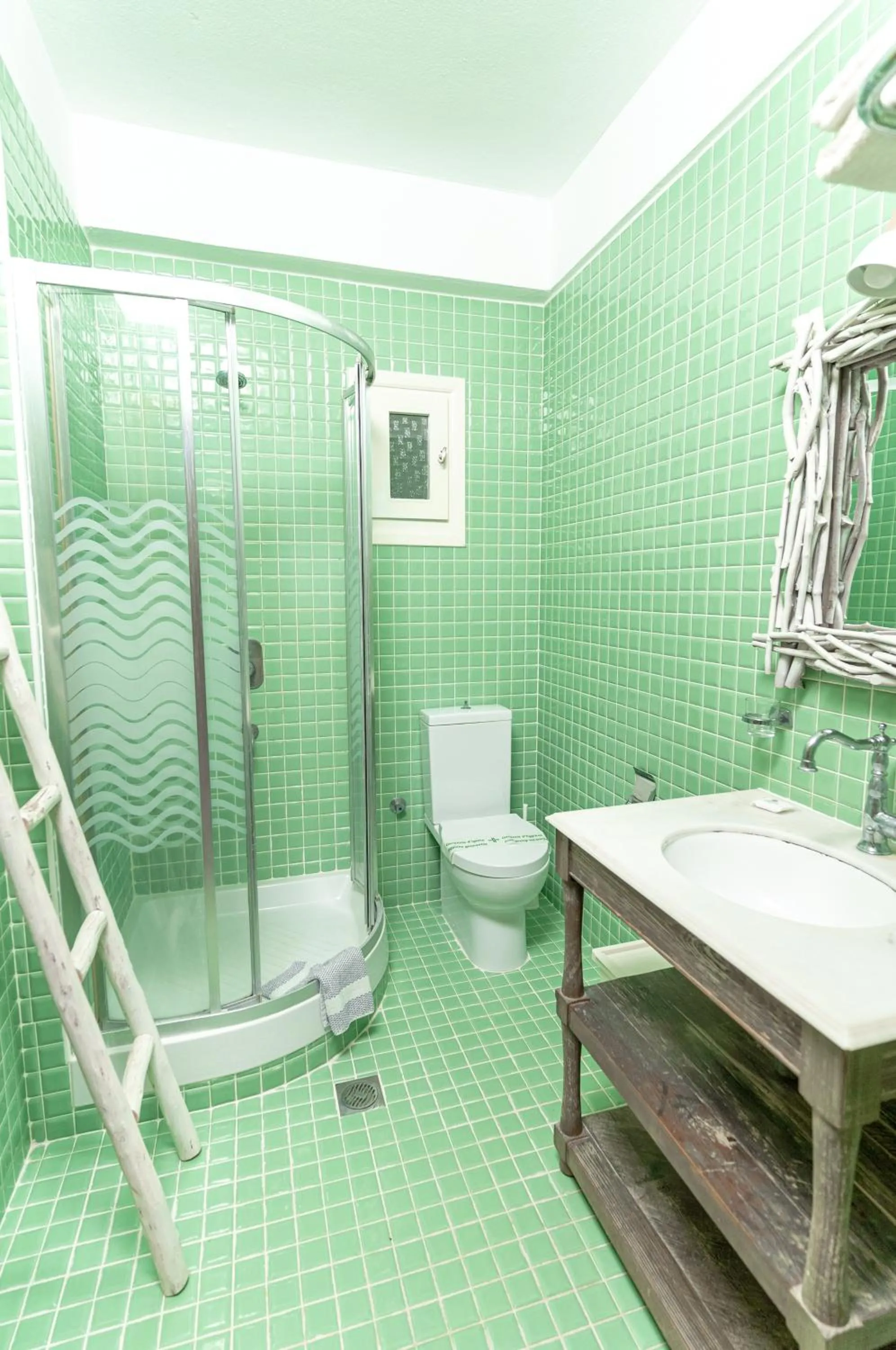 Shower in Xenios Zeus