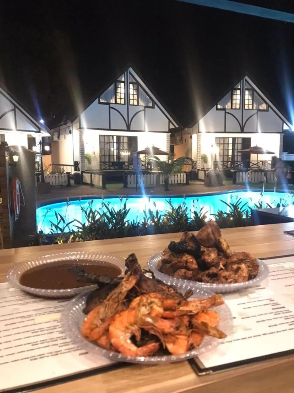 Night in BERUNTUNG KE BARI RESORT @ PANTAI PENARIK