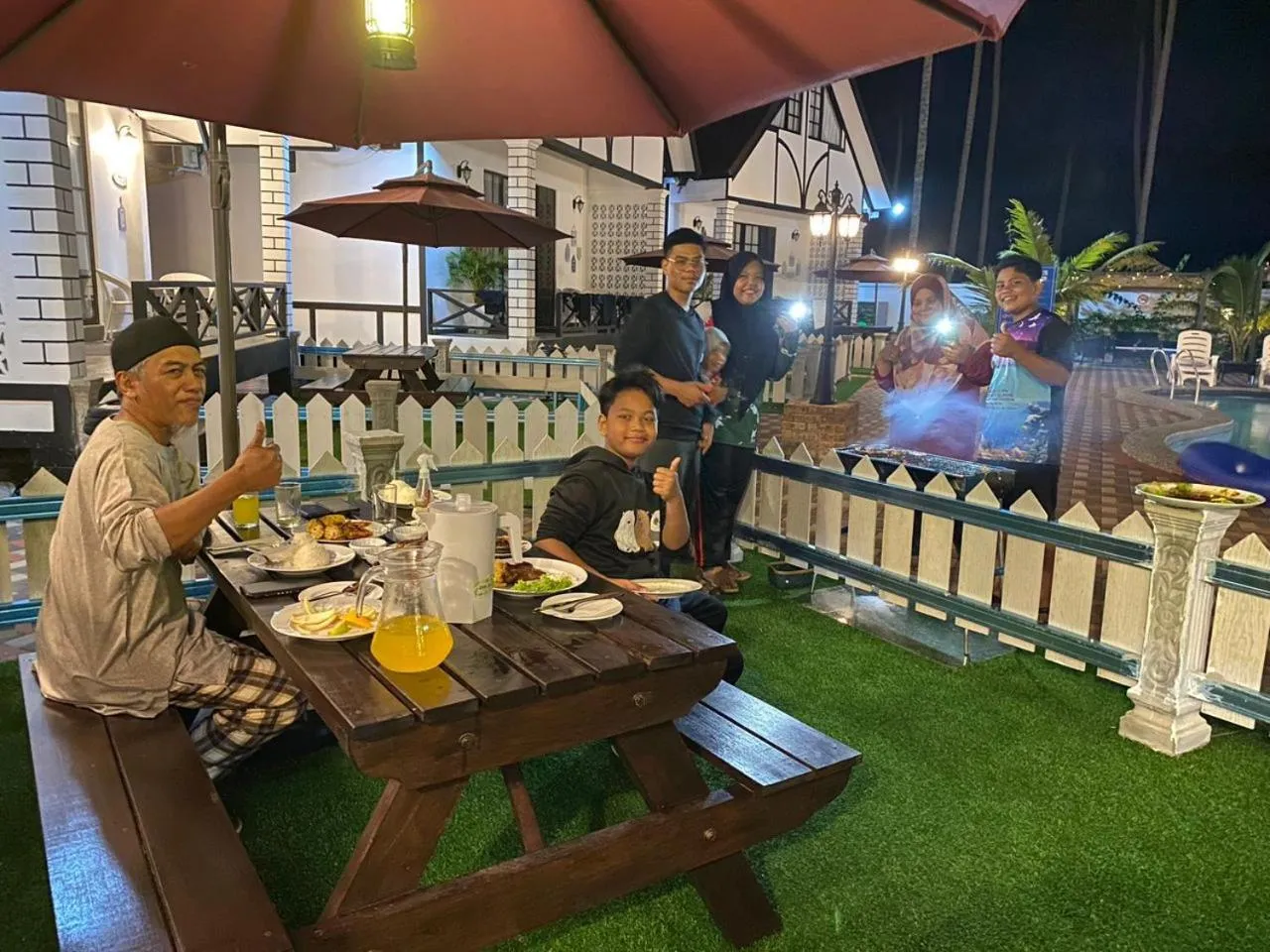 Patio in BERUNTUNG KE BARI RESORT @ PANTAI PENARIK