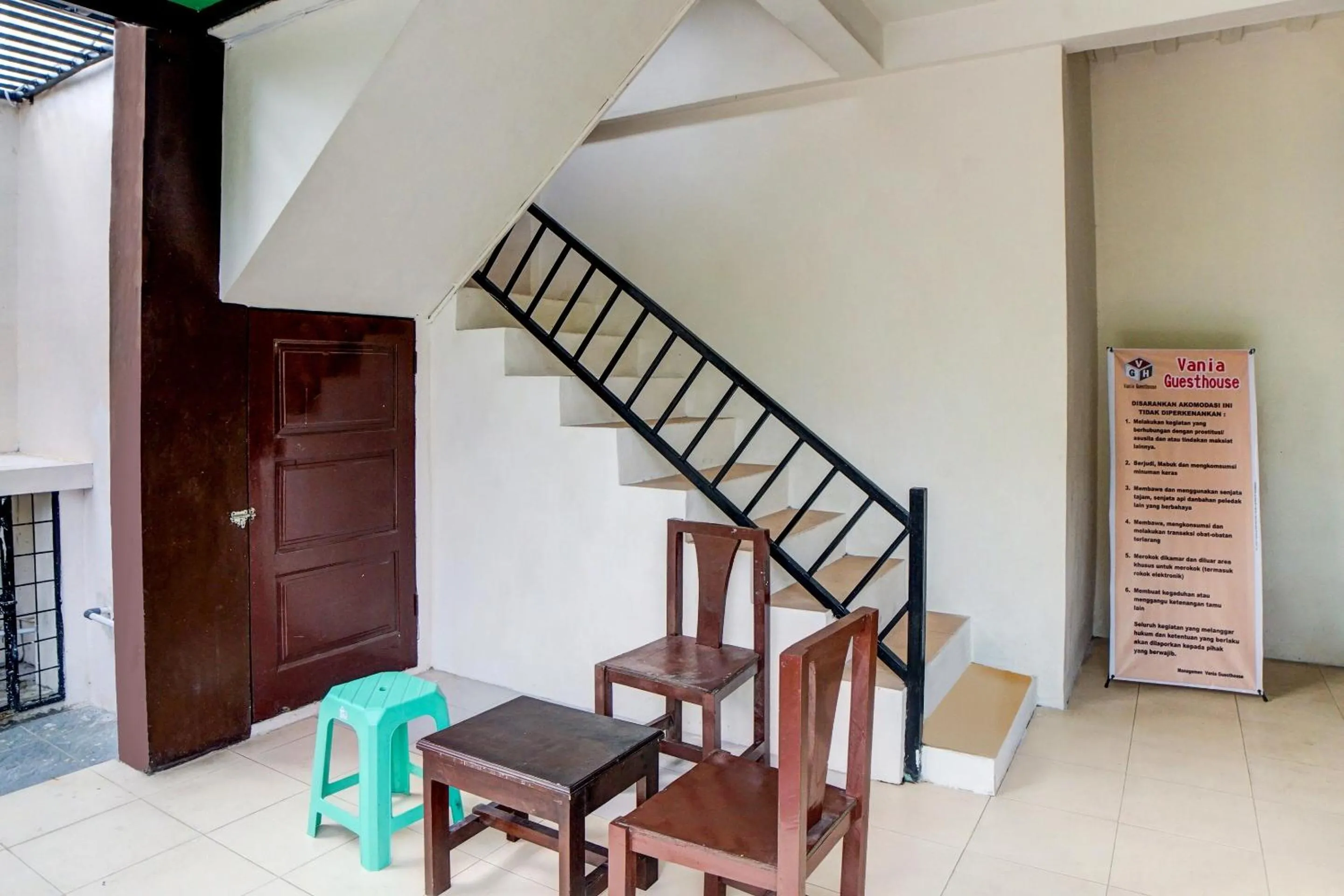 Lobby or reception in Hotel O Vania Guest HouseNearRSUP H Adam Malik