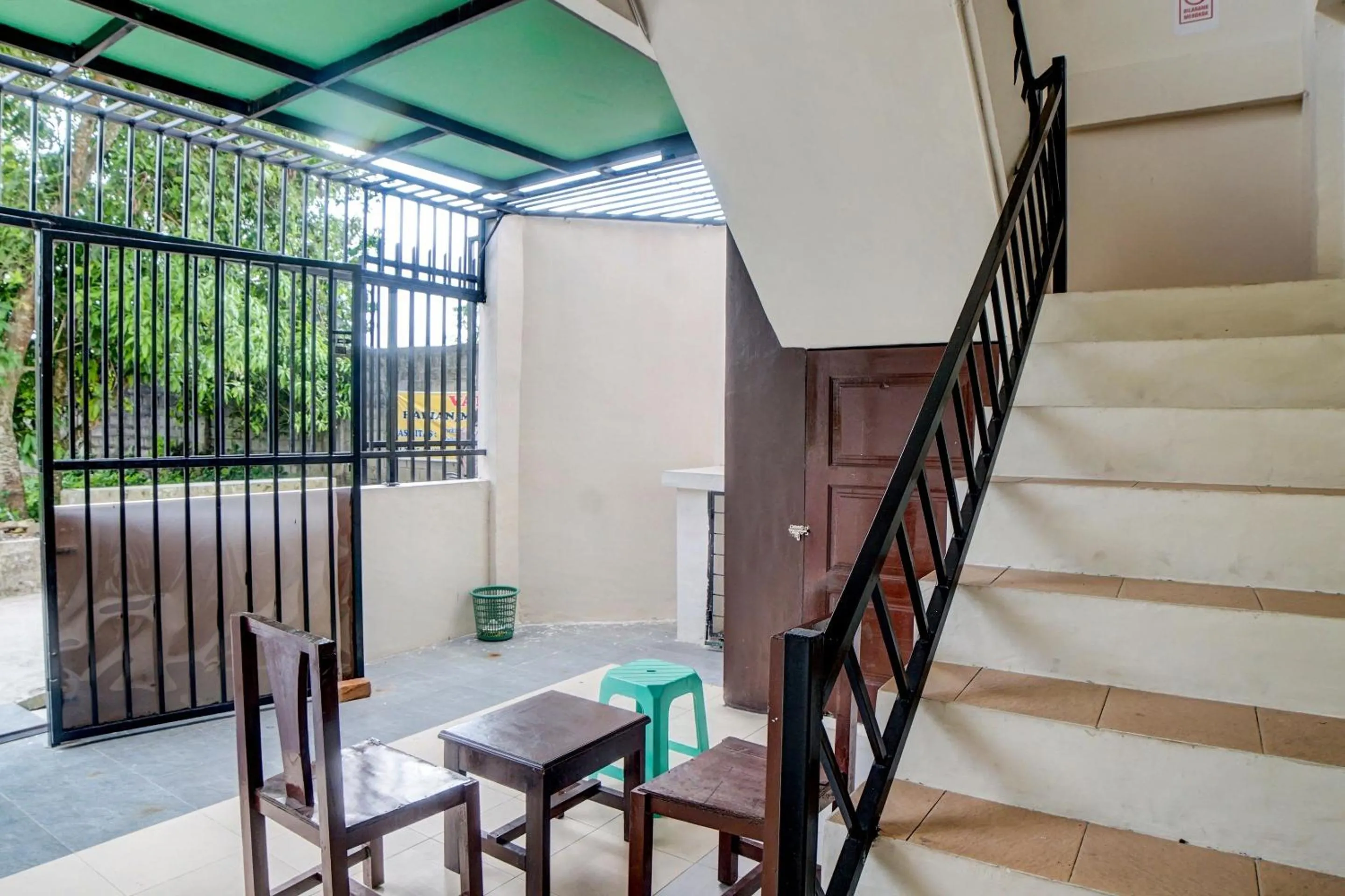 Lobby or reception in Hotel O Vania Guest HouseNearRSUP H Adam Malik