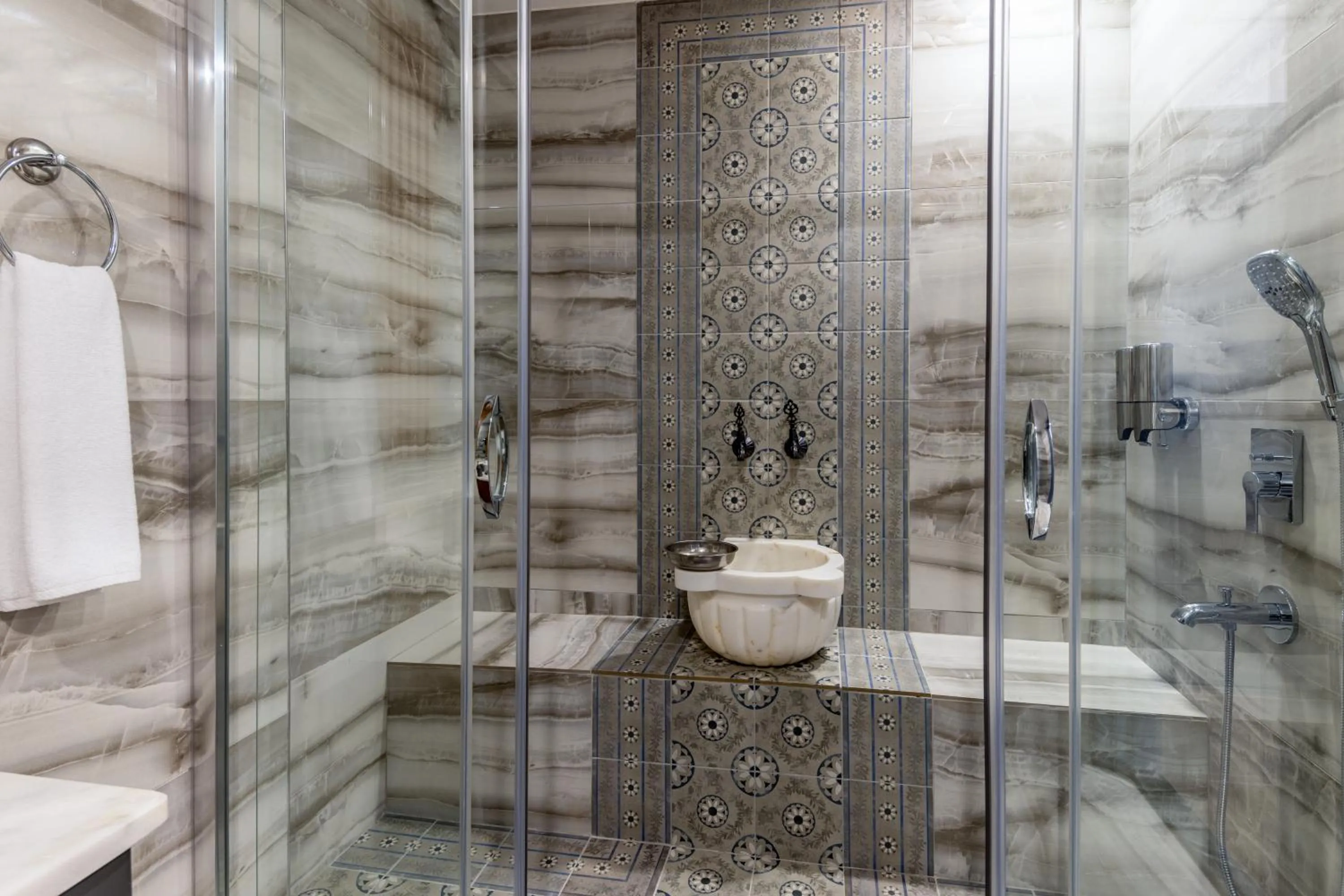 Shower in Baymari Suites Design Florya