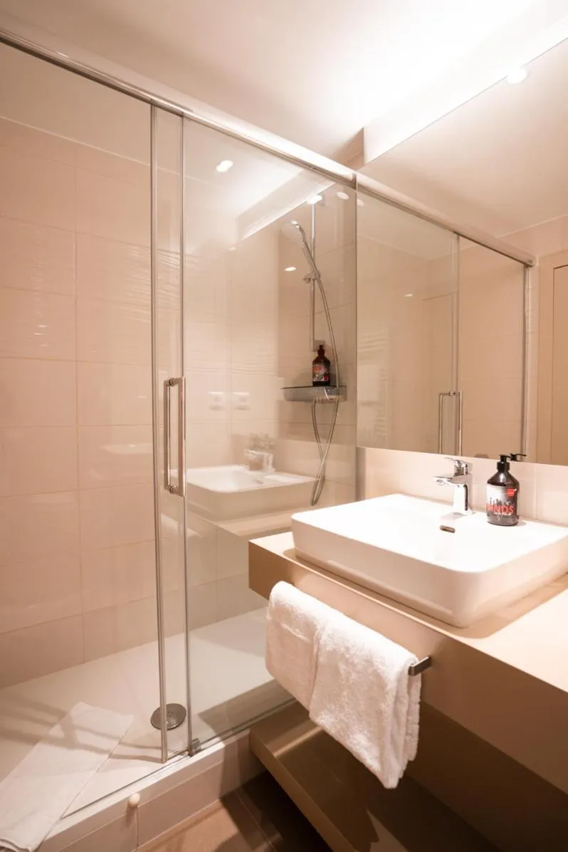 Shower in Hotel Kapuzinerhof