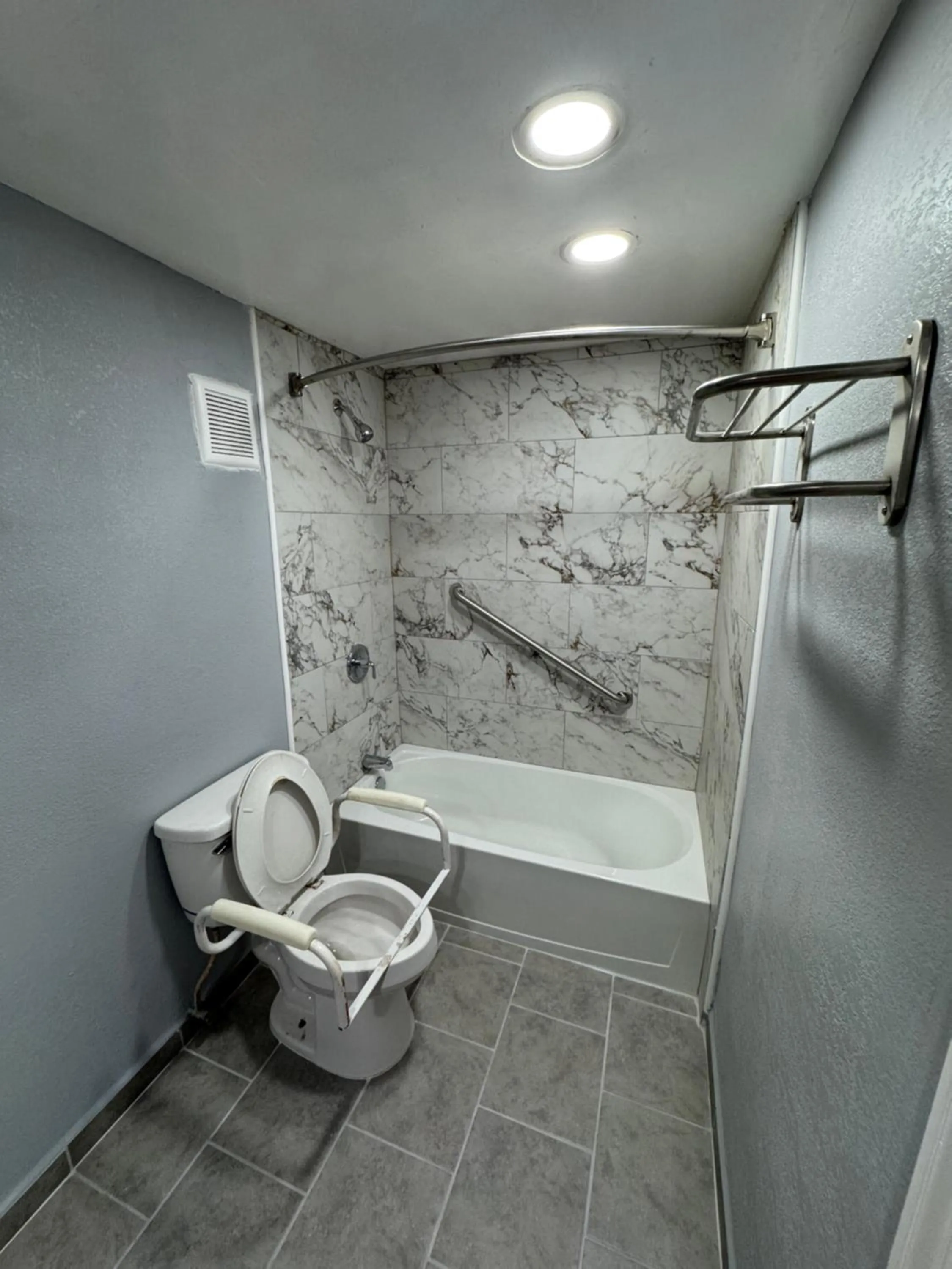 Shower in River Palm Hotel