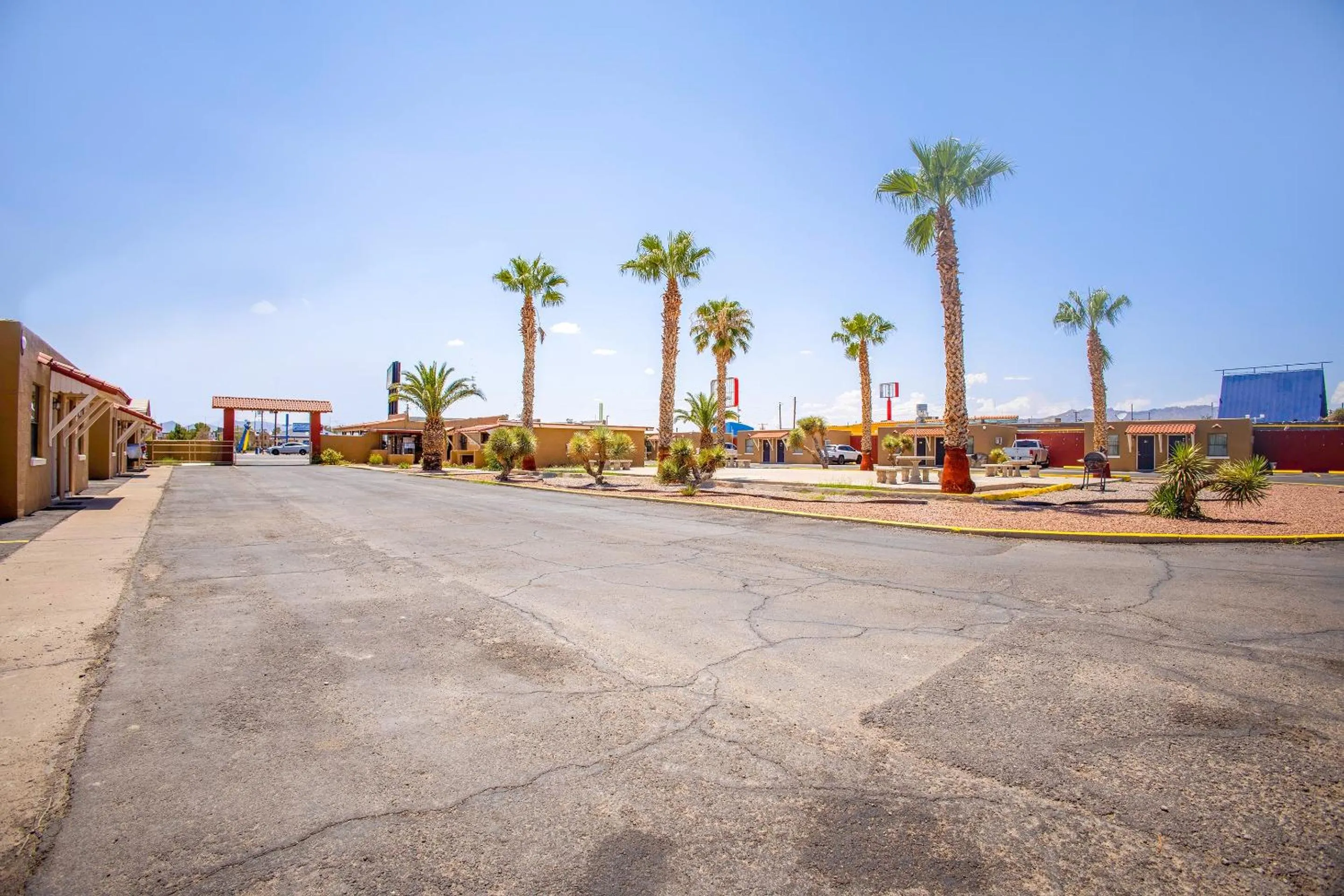 Facade/entrance in Sands Motel By OYO El Paso near Airport
