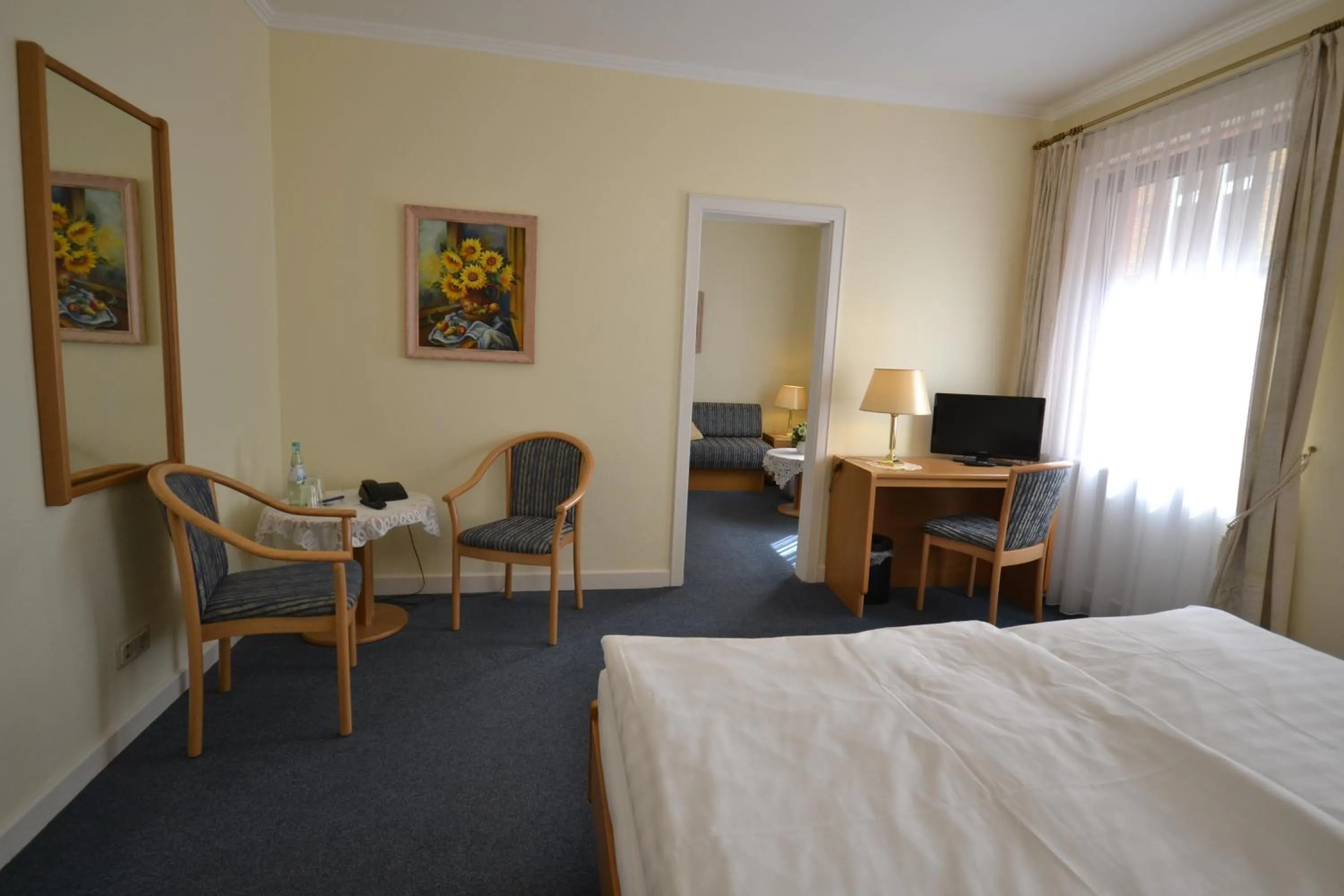Photo of the whole room, Bed in Hotel Binz