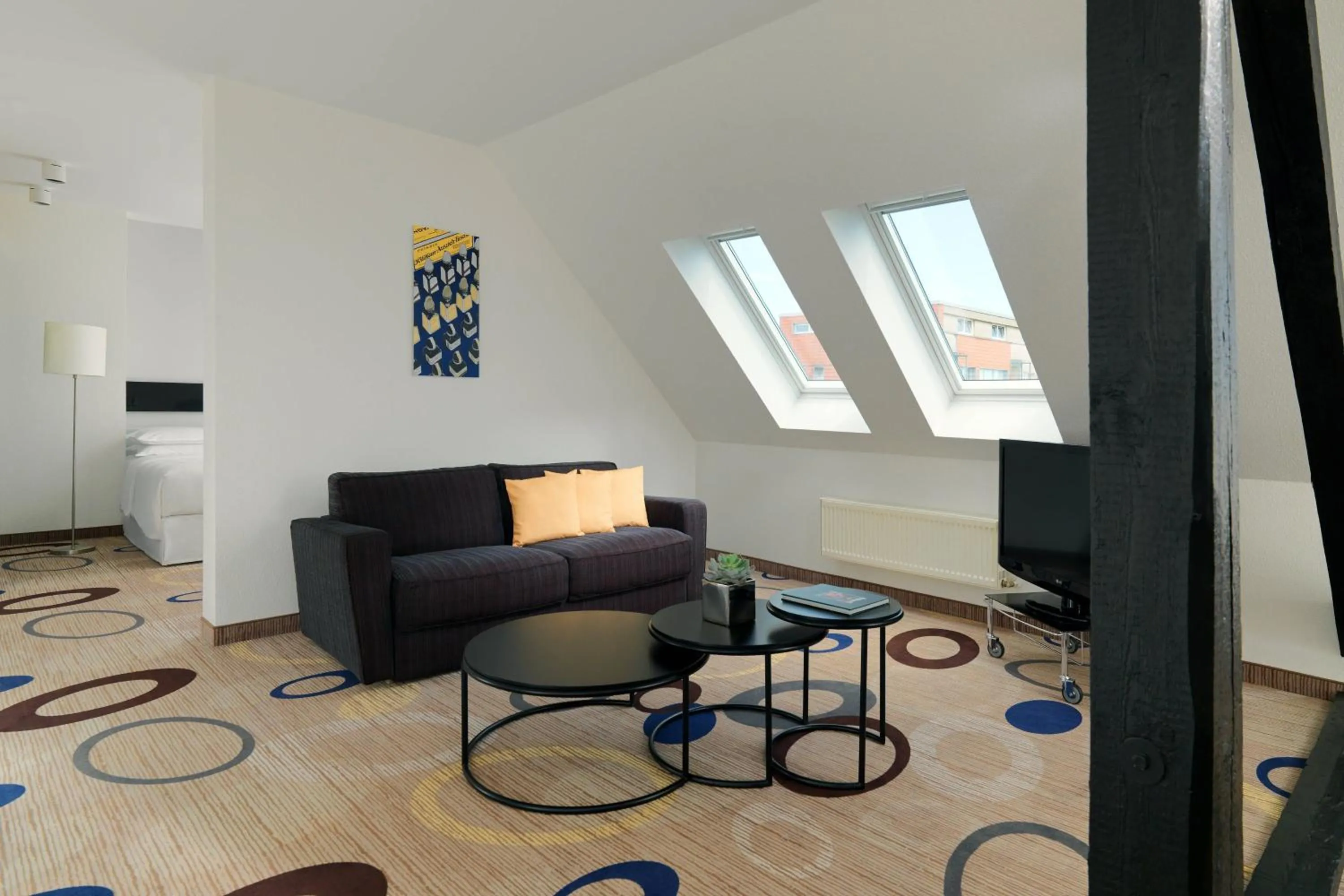 Photo of the whole room in Sheraton Hannover Pelikan Hotel