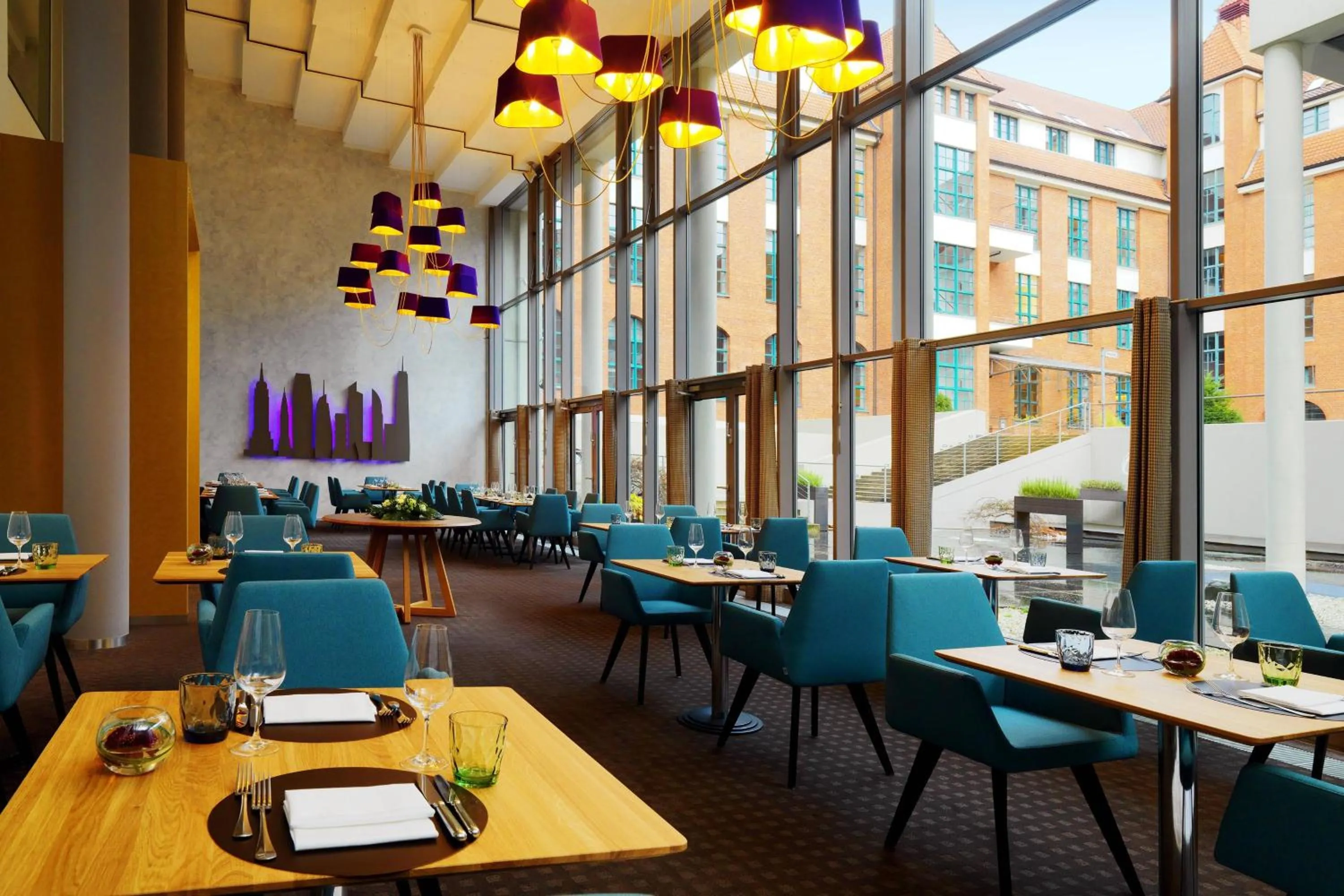 Restaurant/places to eat in Sheraton Hannover Pelikan Hotel