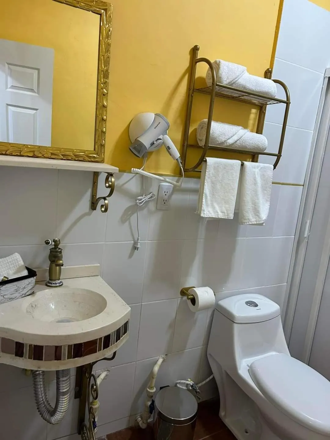 Toilet in Hotel Boutique Casona Mashei