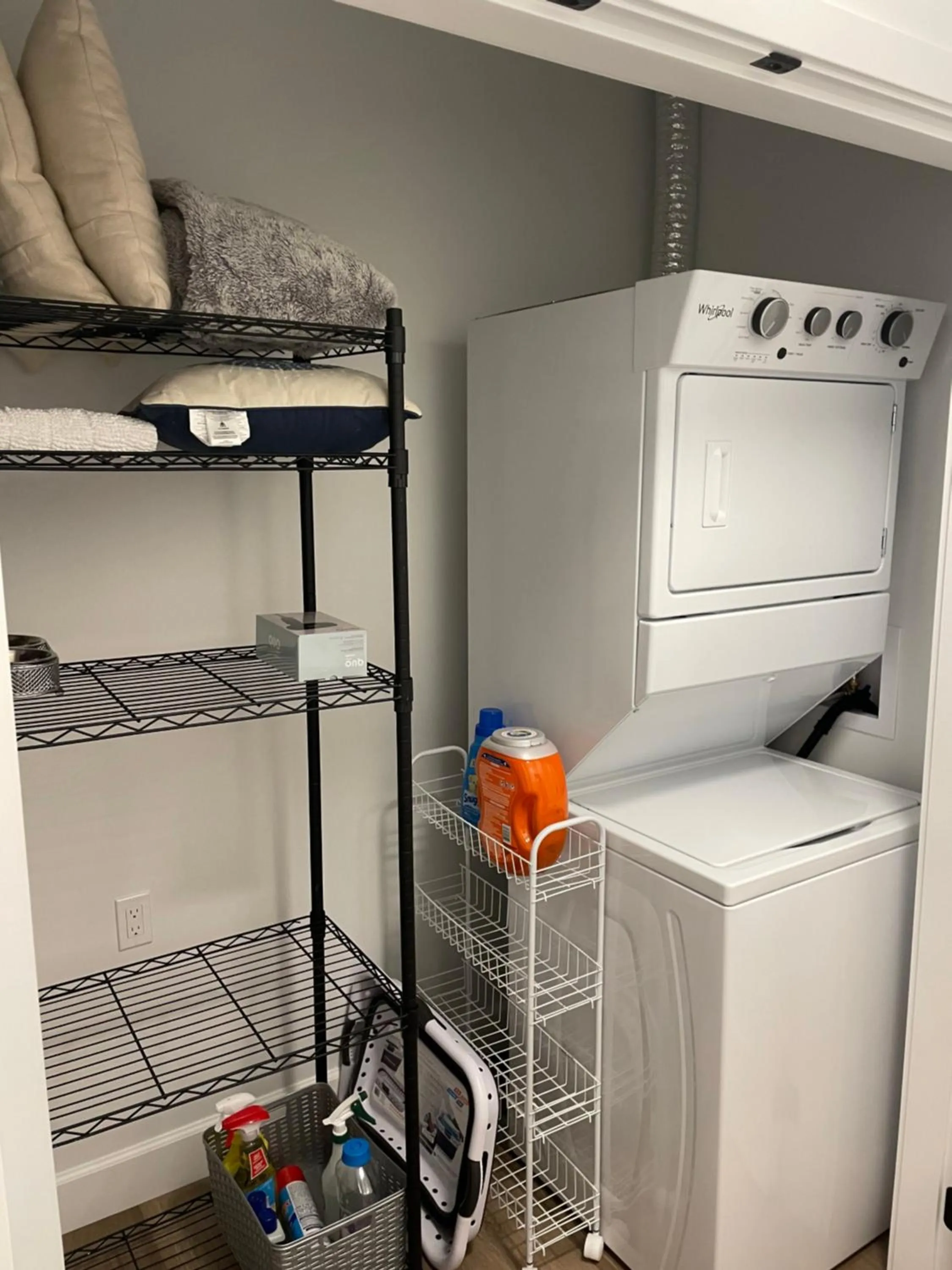 Adorable 1 Bedroom Suite- a skip to Galloping Goose