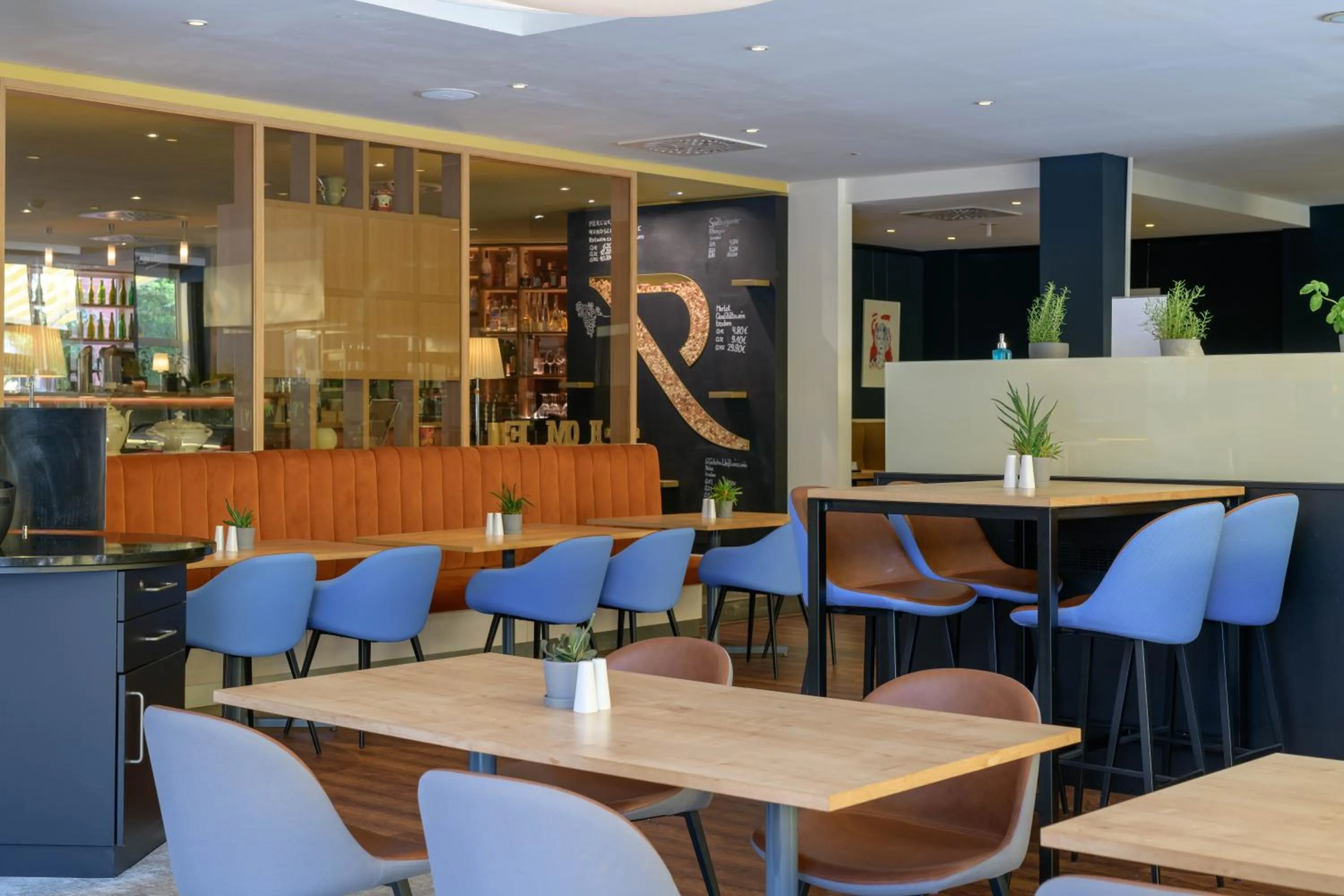 Restaurant/places to eat in Mercure Hotel Hannover Medical Park
