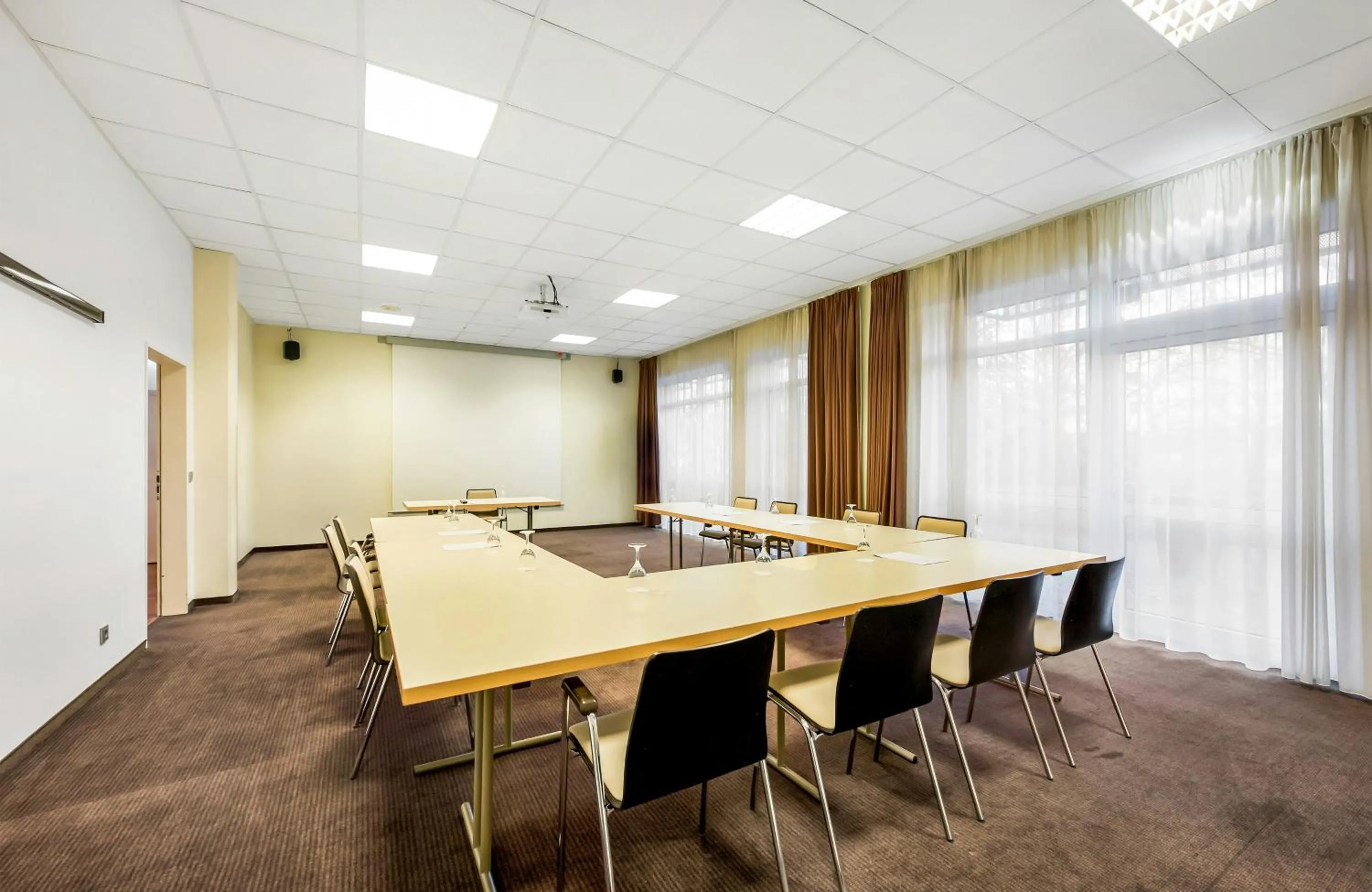 Meeting/conference room in Leonardo Hotel Hannover Medical Park
