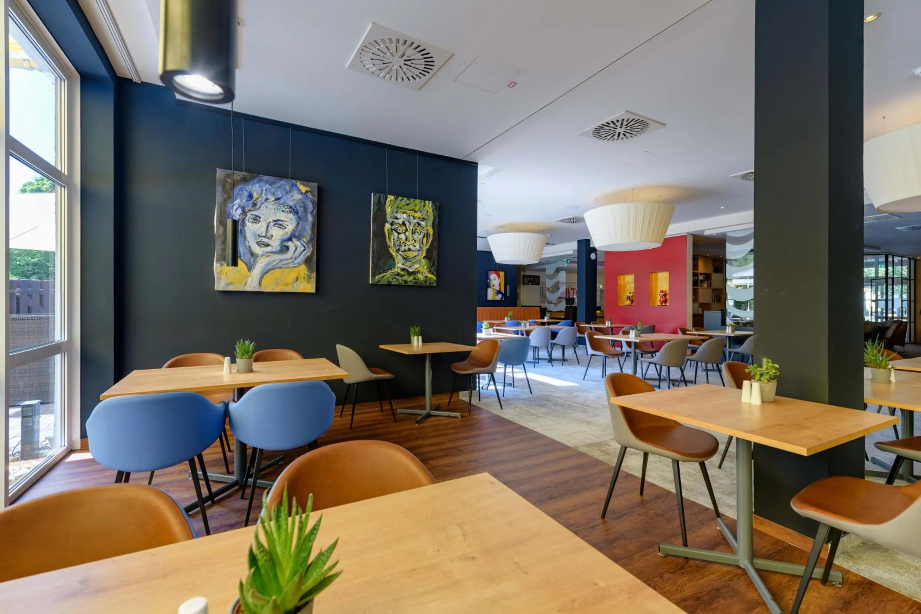 Restaurant/places to eat in Mercure Hotel Hannover Medical Park