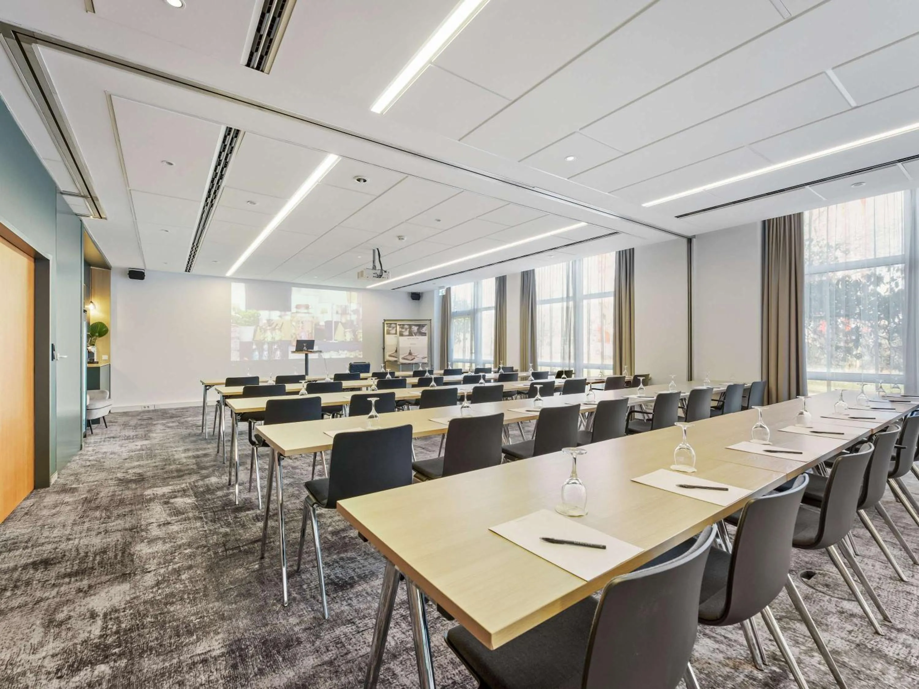 Meeting/conference room in Mercure Hotel Hannover Medical Park
