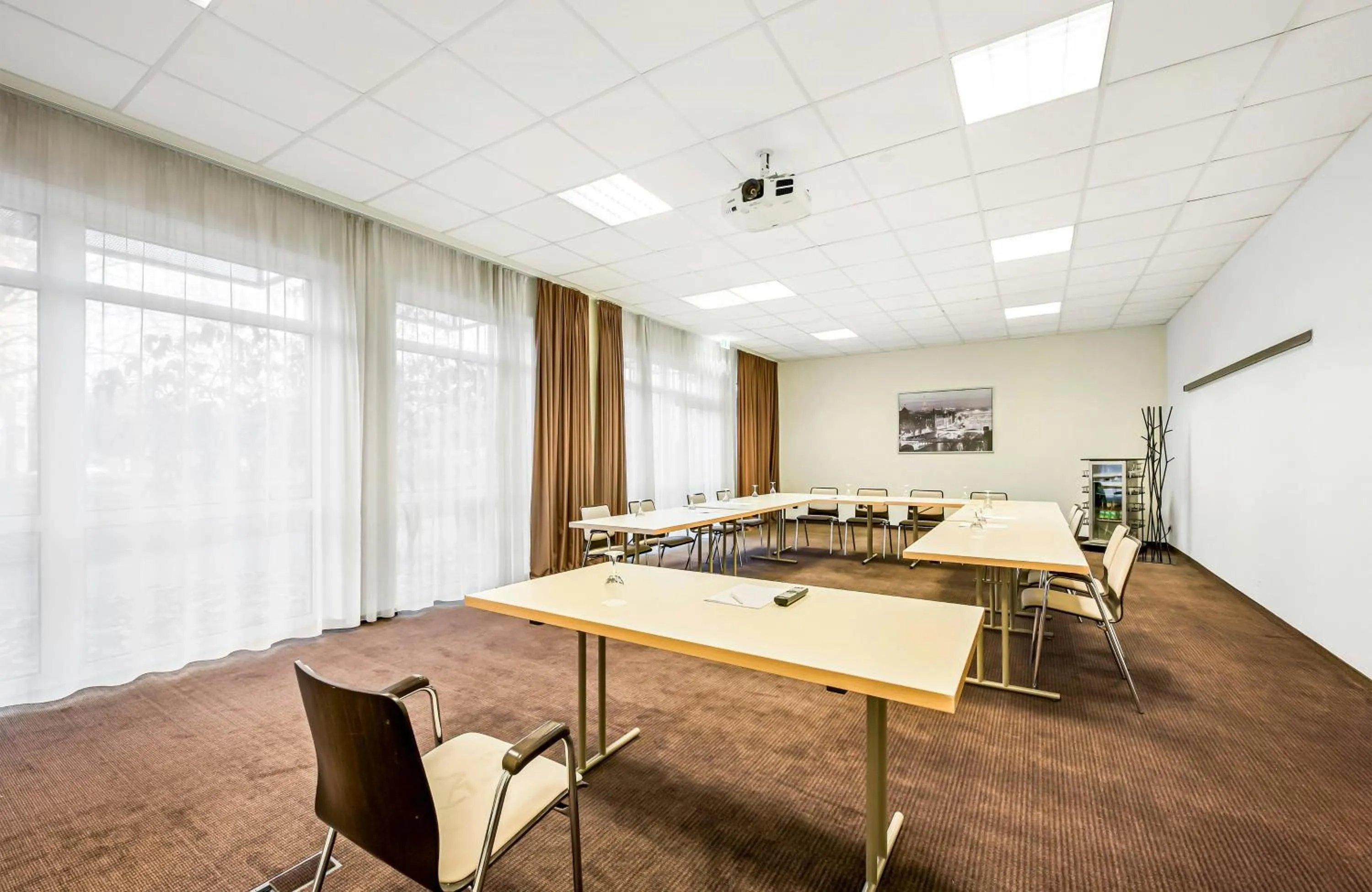 Meeting/conference room in Leonardo Hotel Hannover Medical Park