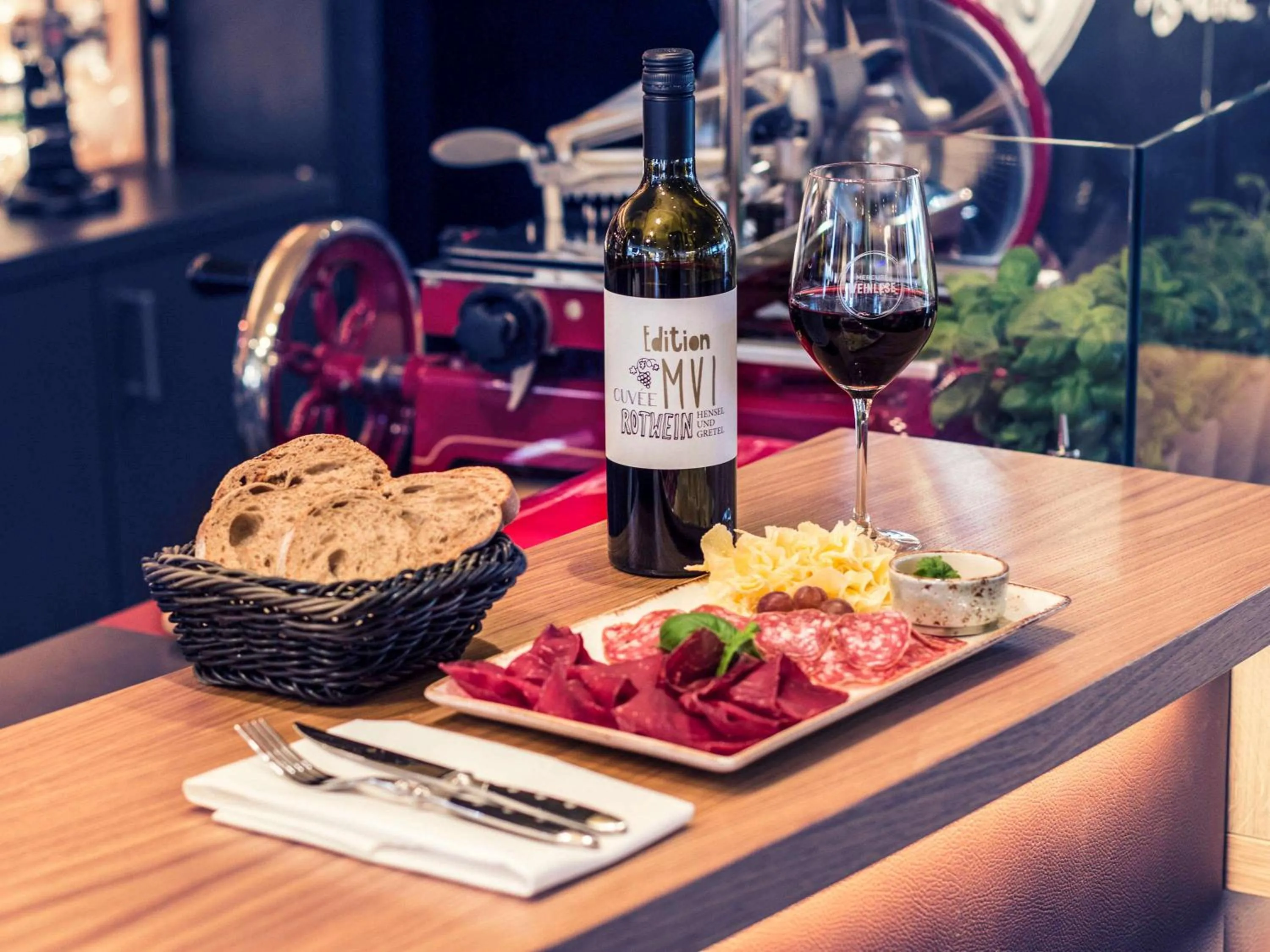 Restaurant/places to eat in Mercure Hotel Hannover Medical Park