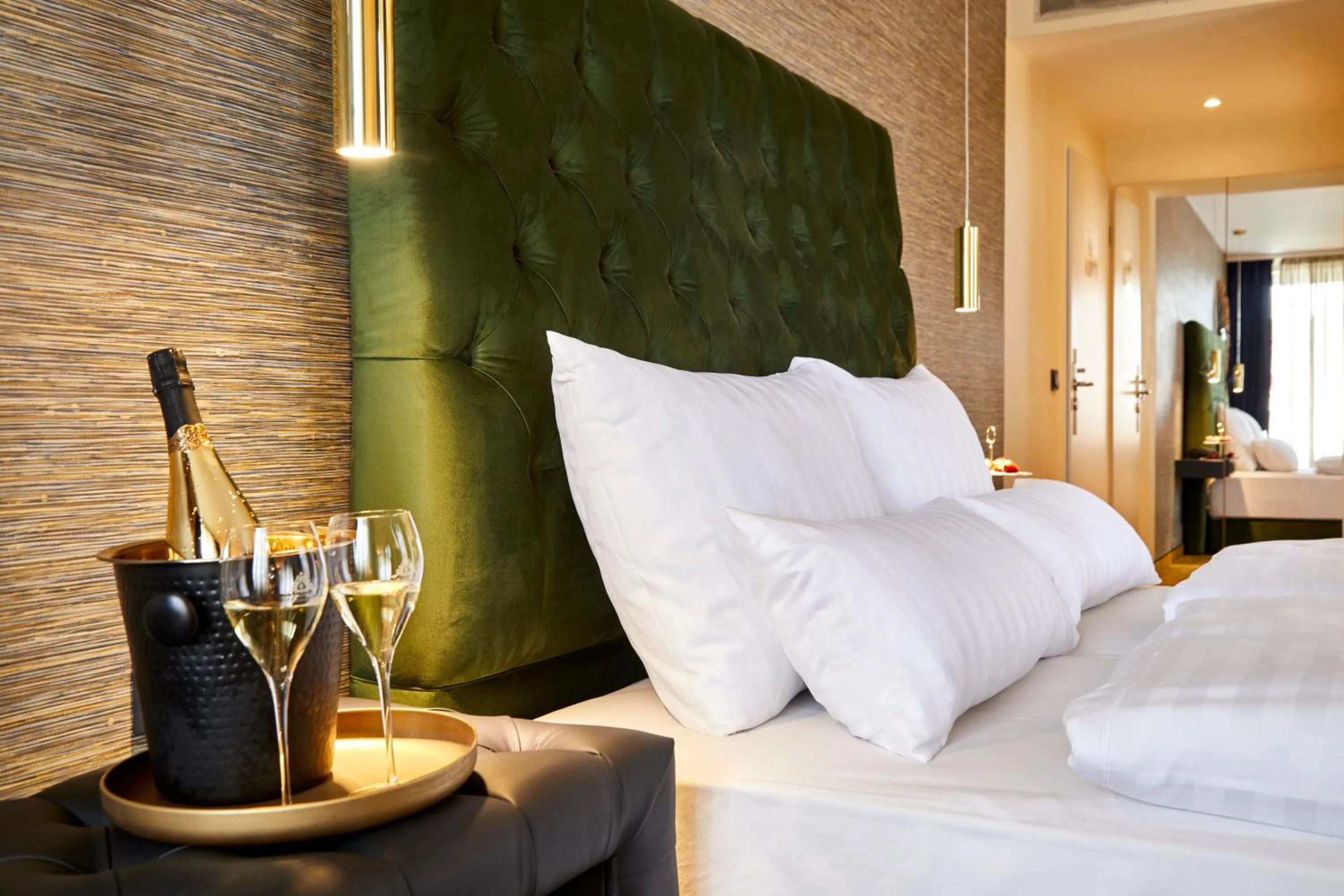 Bed in Das Carls Hotel