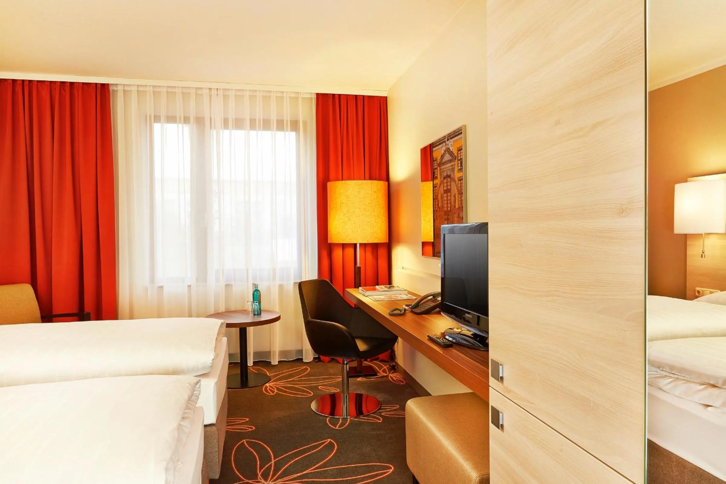 TV and multimedia, Bed in H+ Hotel Hannover