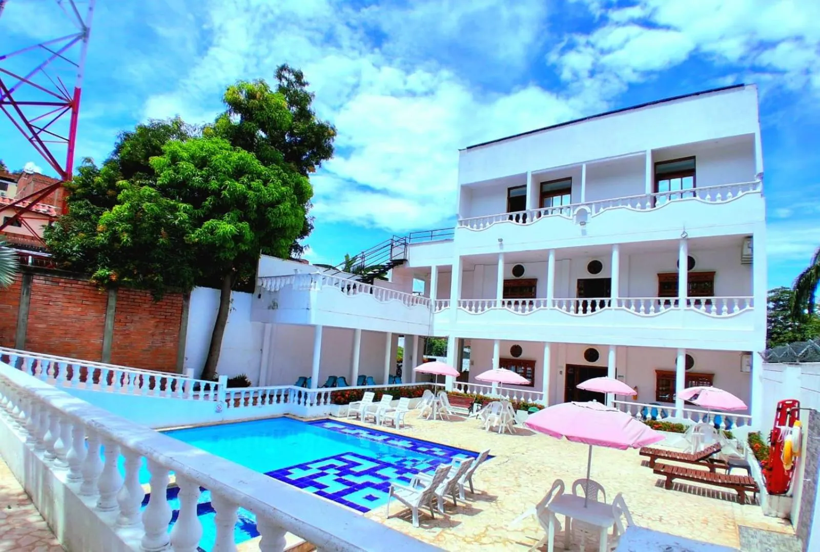 Property building in Hotel Santa Fe del Parque