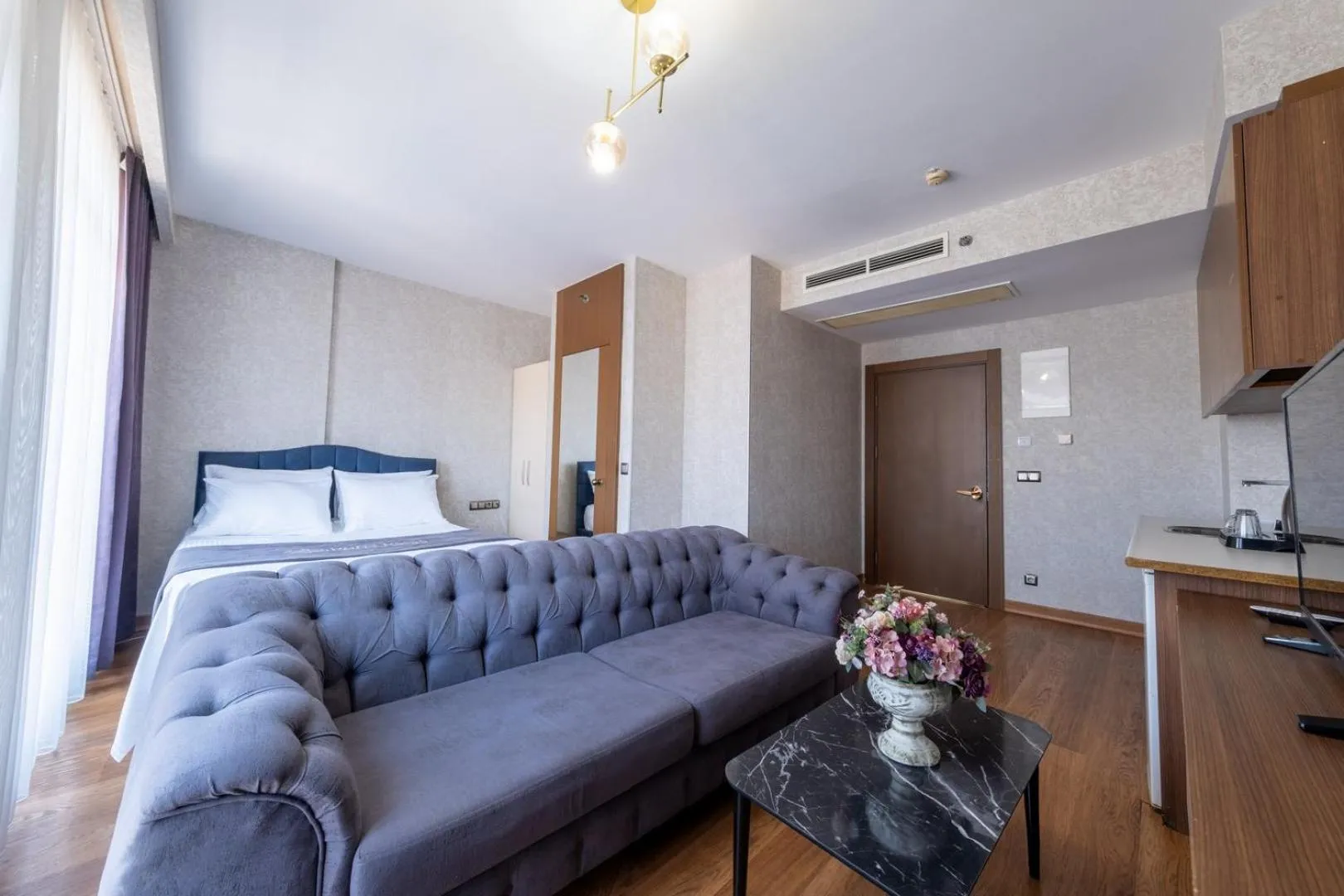 Photo of the whole room in ELİT SUİT