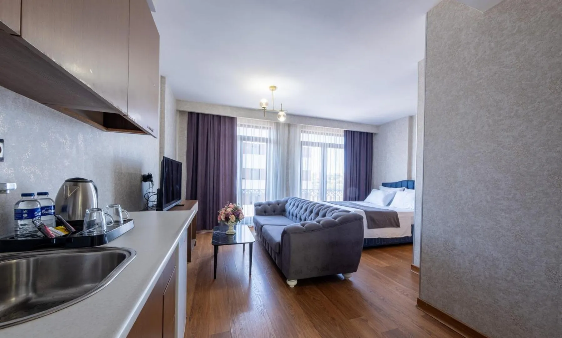 Photo of the whole room in ELİT SUİT