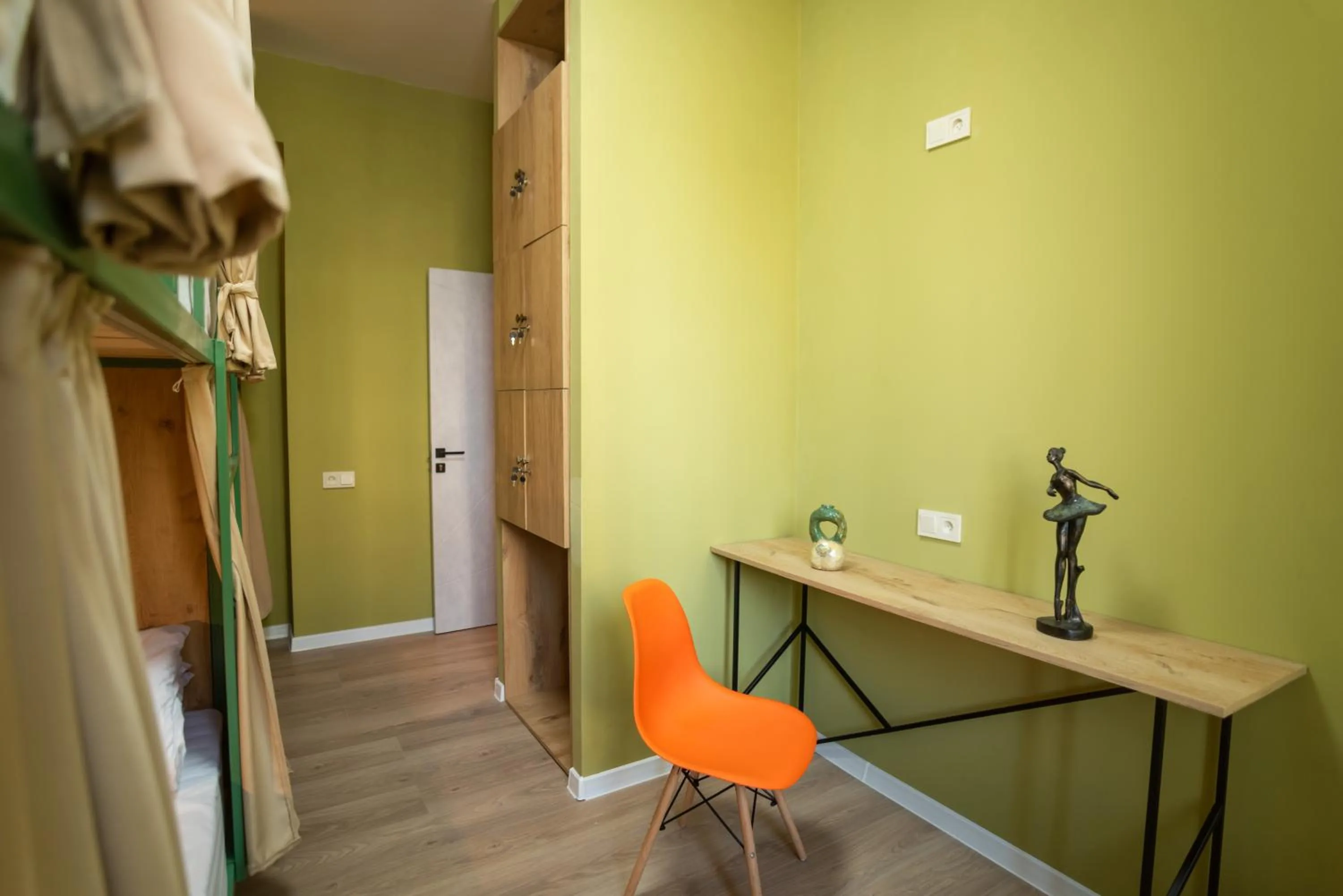 Quiet street view in La Casa EmilioAngi