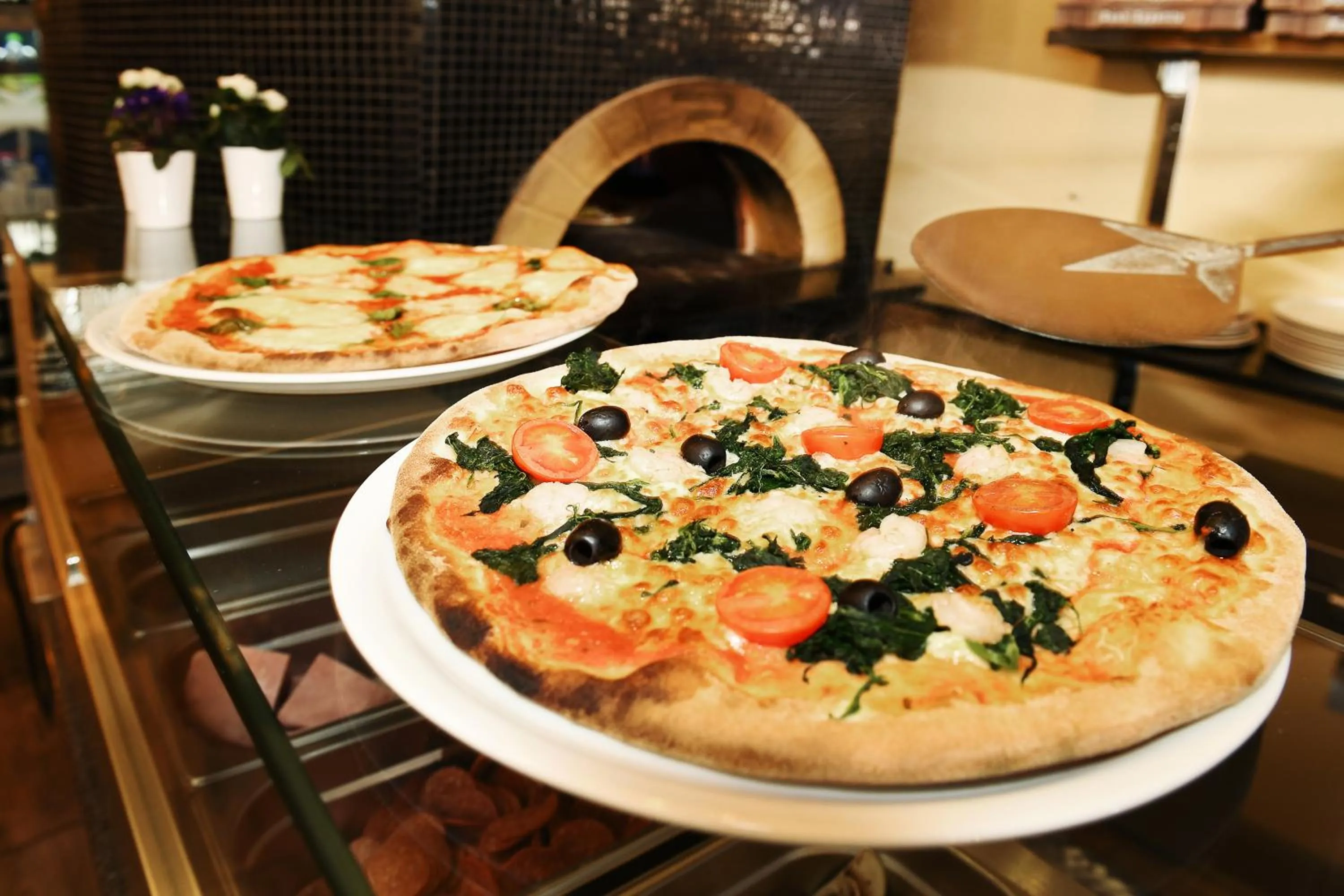 Restaurant/places to eat in Hotel Königshof