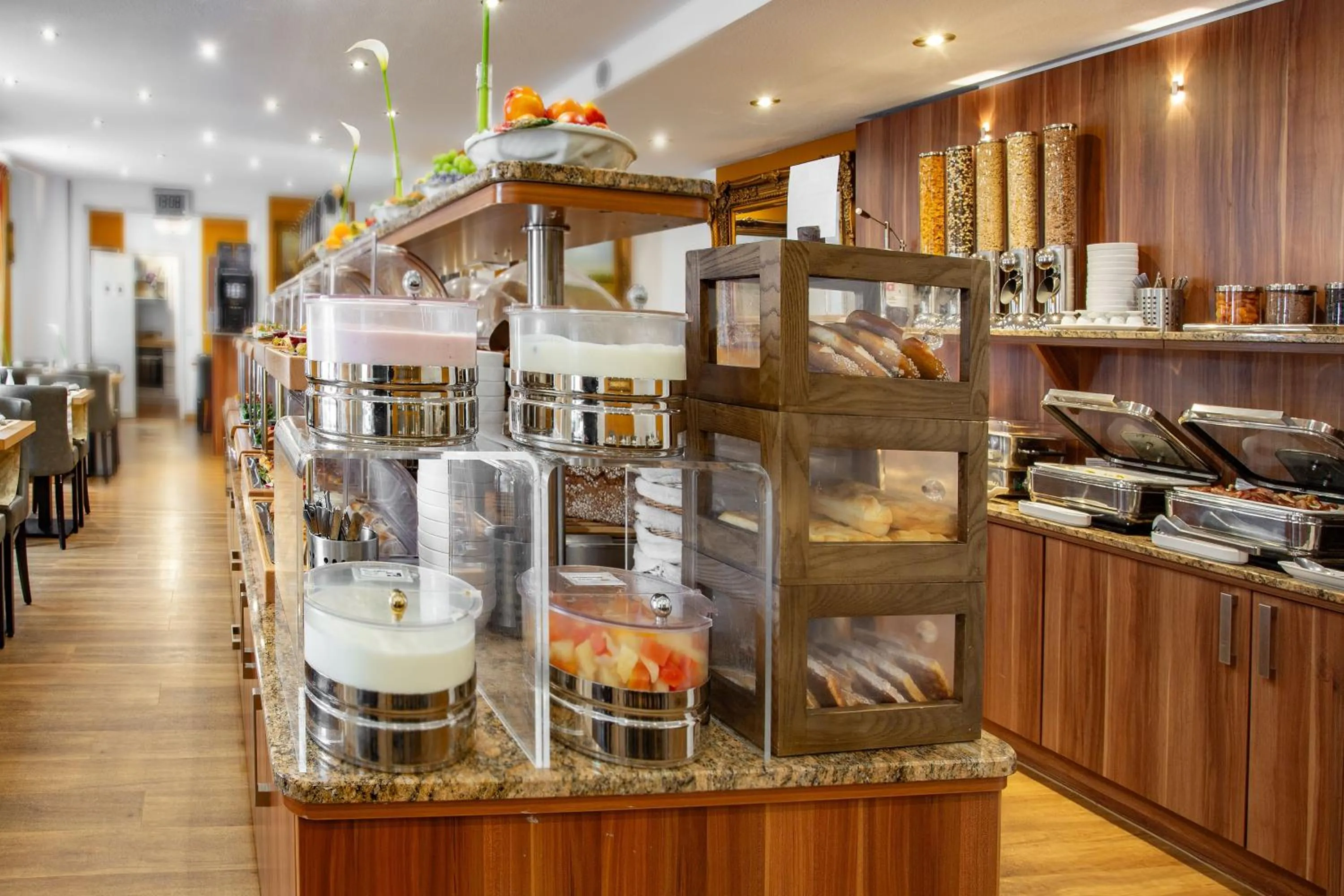 Buffet breakfast in TIPTOP Hotel Burgschmiet Garni