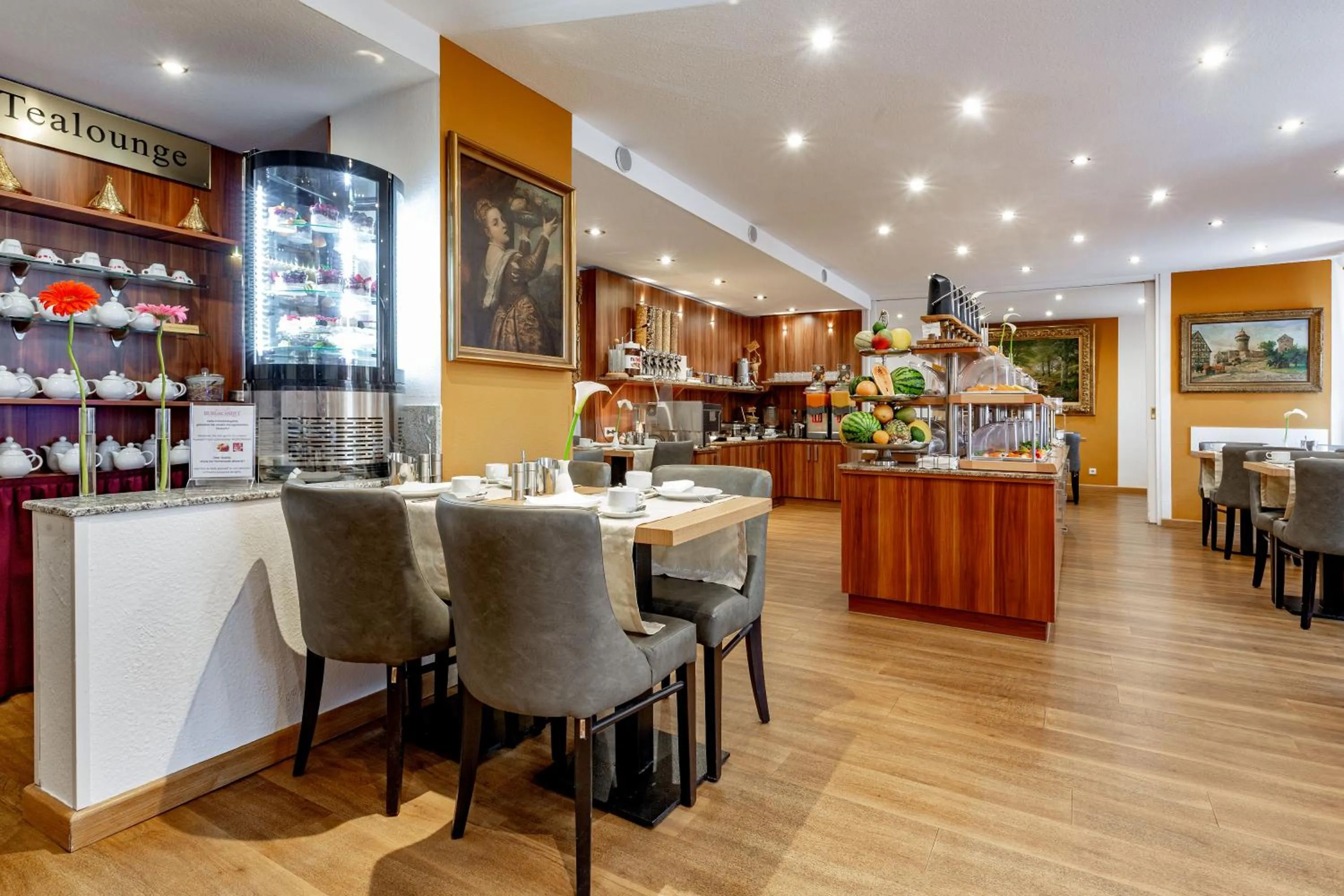 Buffet breakfast in TIPTOP Hotel Burgschmiet Garni