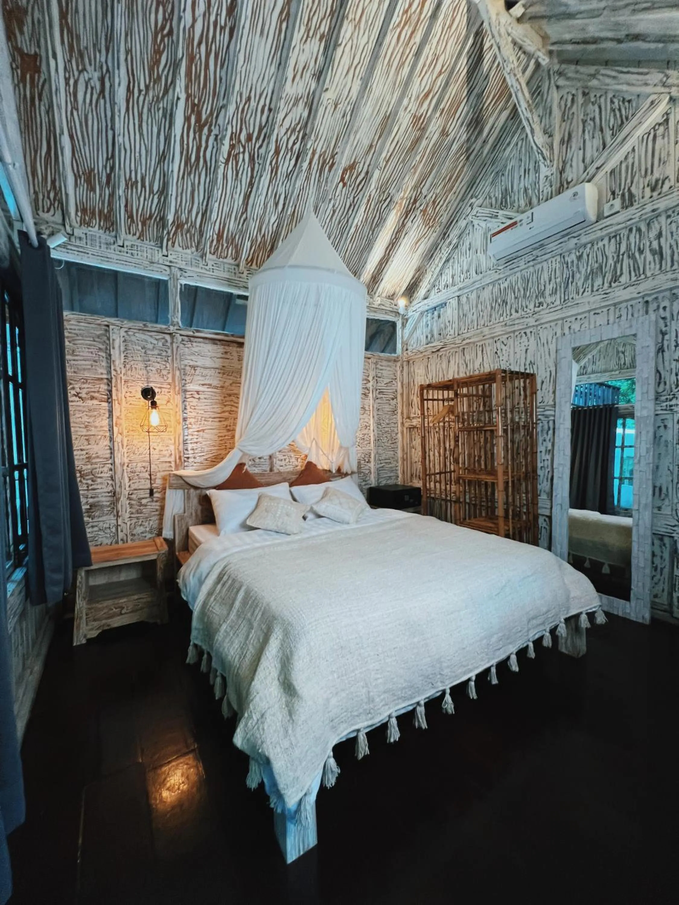 Bed in Villa Neshama