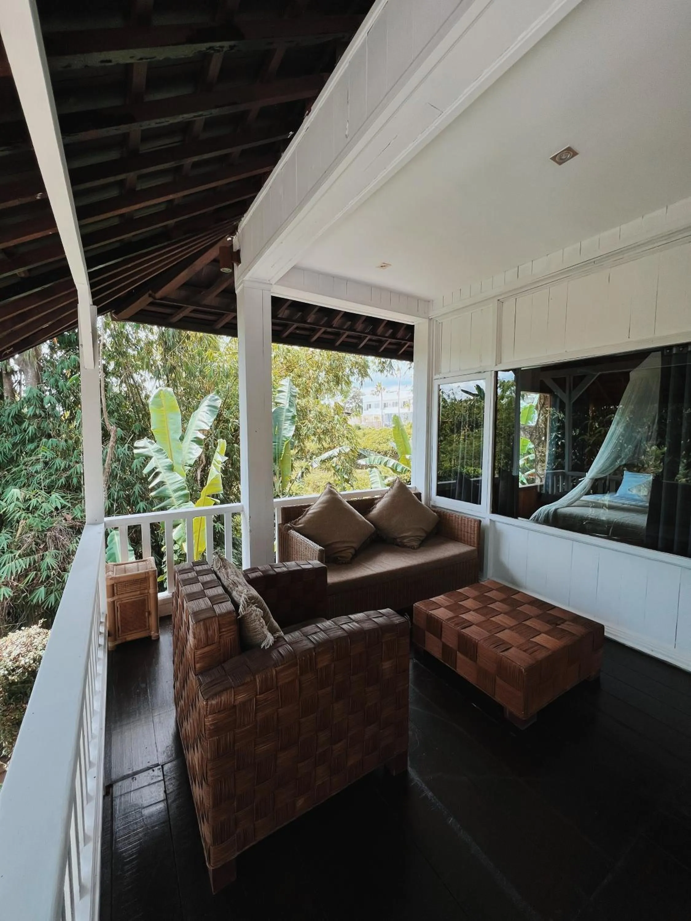 Communal lounge/ TV room in Villa Neshama