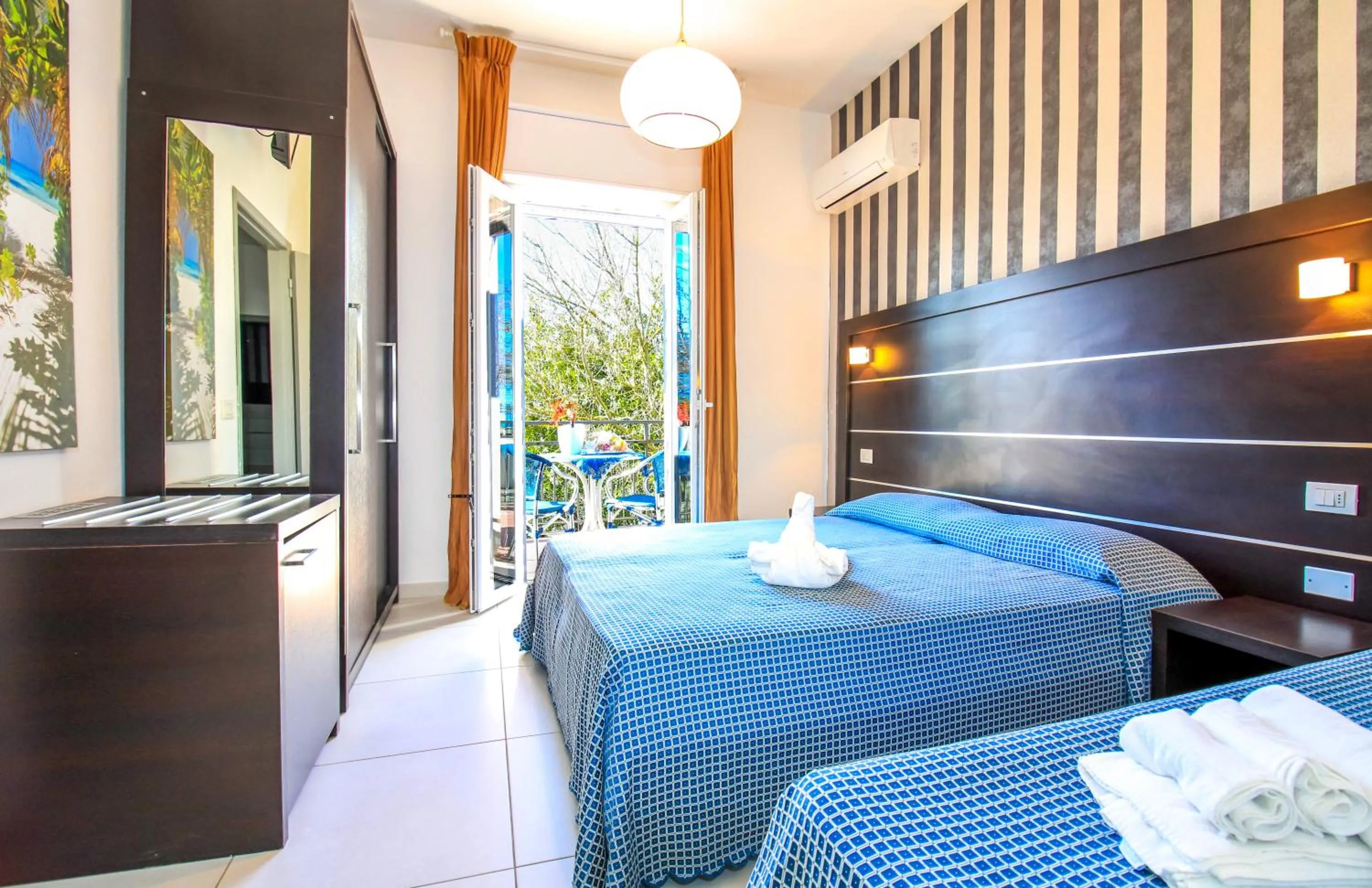 Bed in RESIDENZA ANNESSA Hotel Duca di Kent