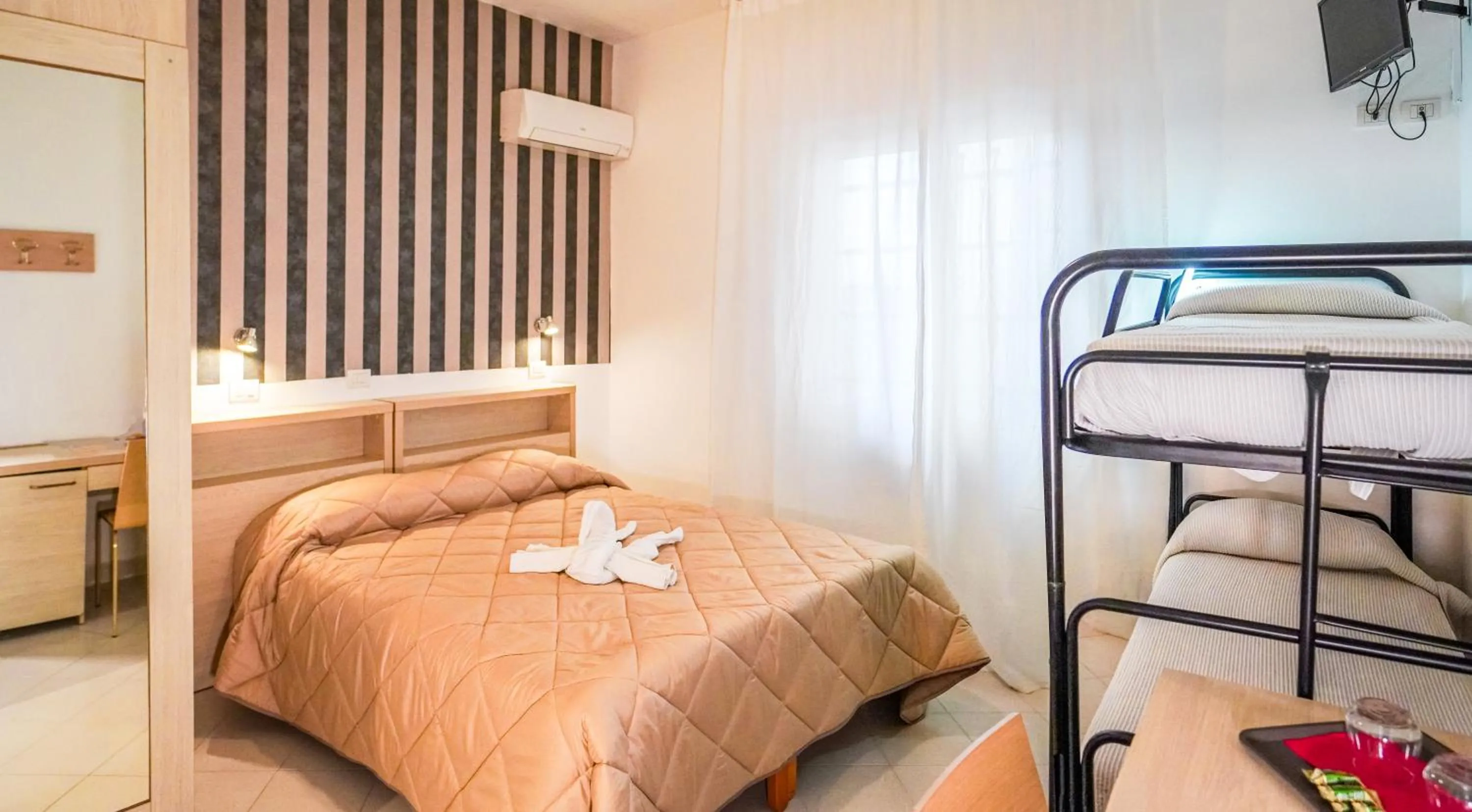 Bed in RESIDENZA ANNESSA Hotel Duca di Kent
