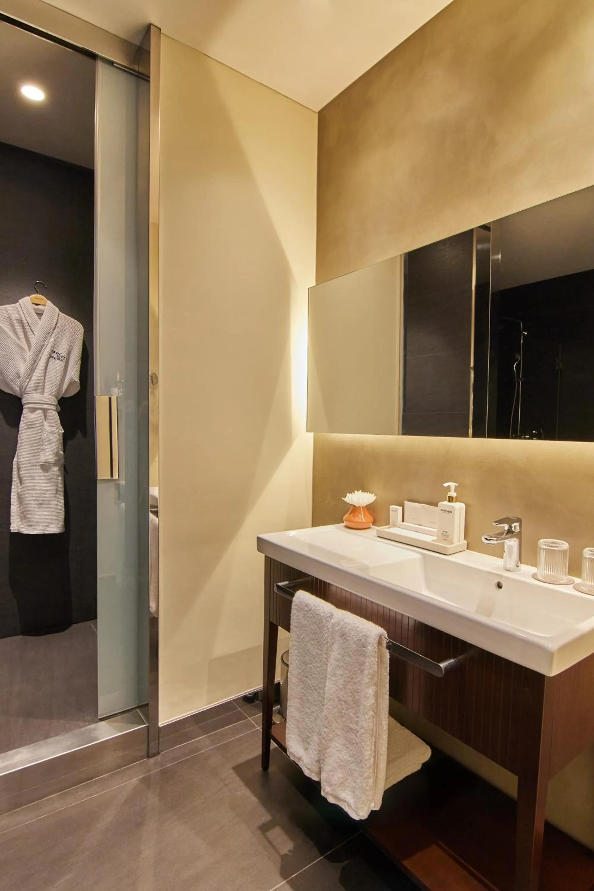 Bathroom in Grand Hotel Central, Small Luxury Hotels