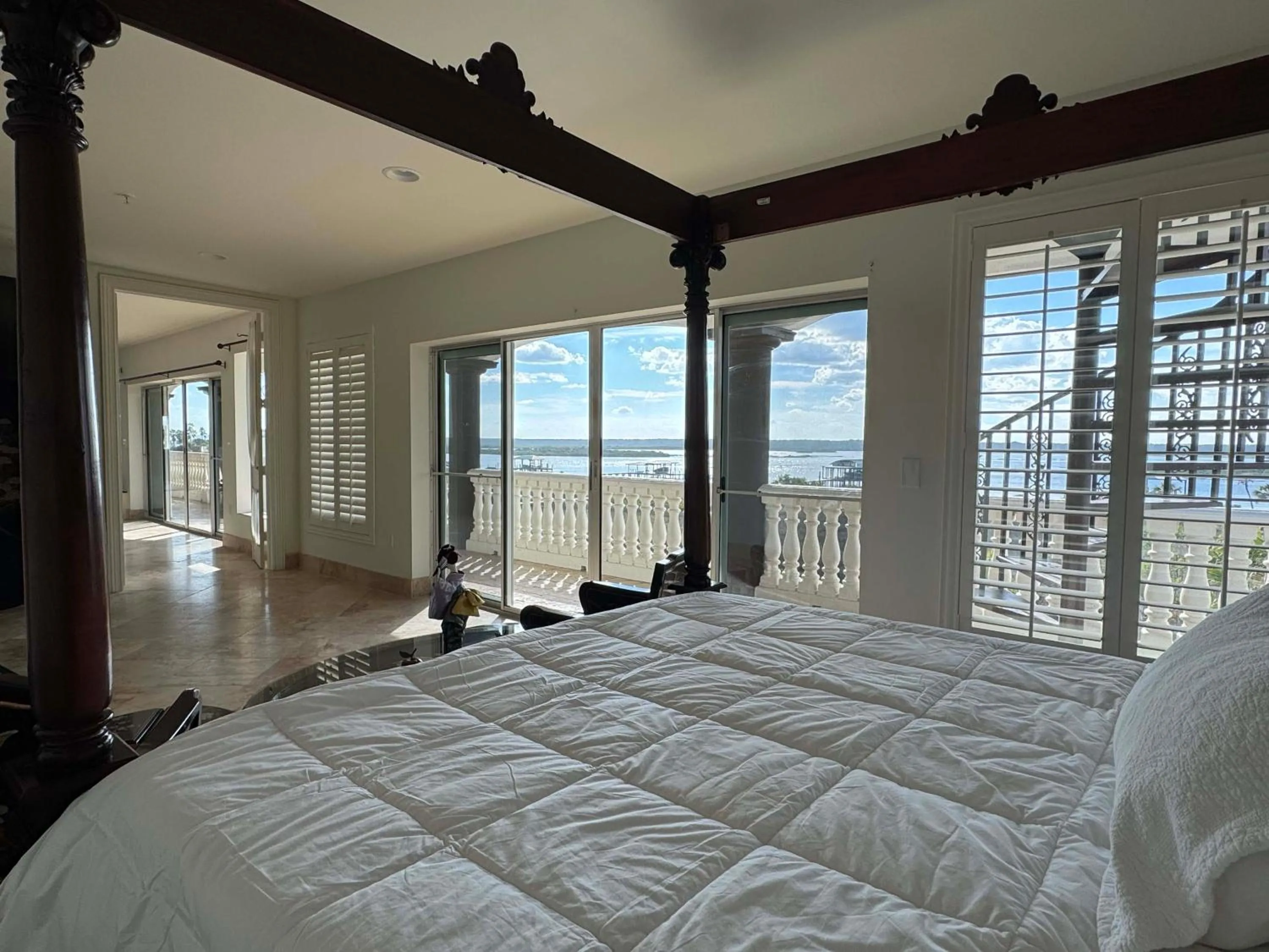 Bed in Bliss By The Sea