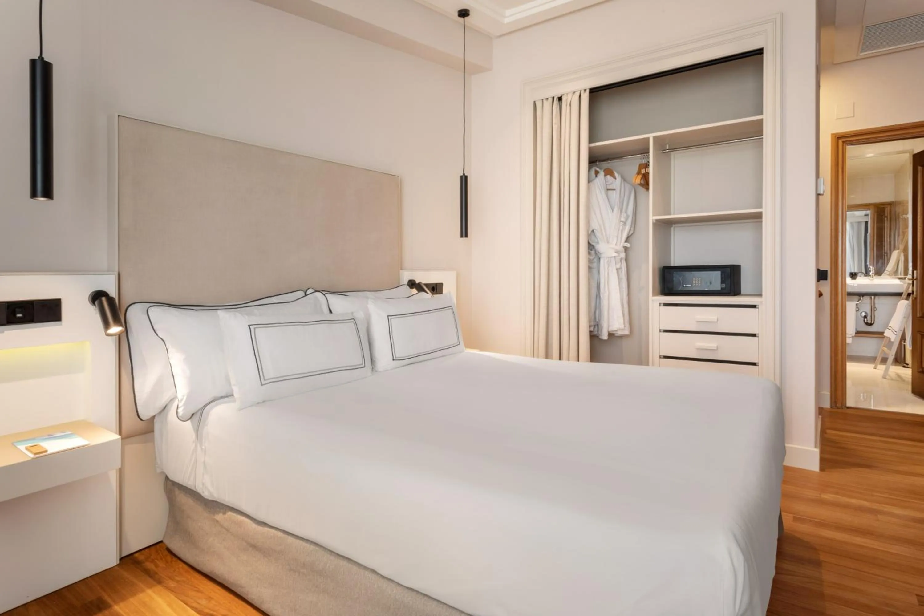 Bedroom, Bed in Melia Maria Pita