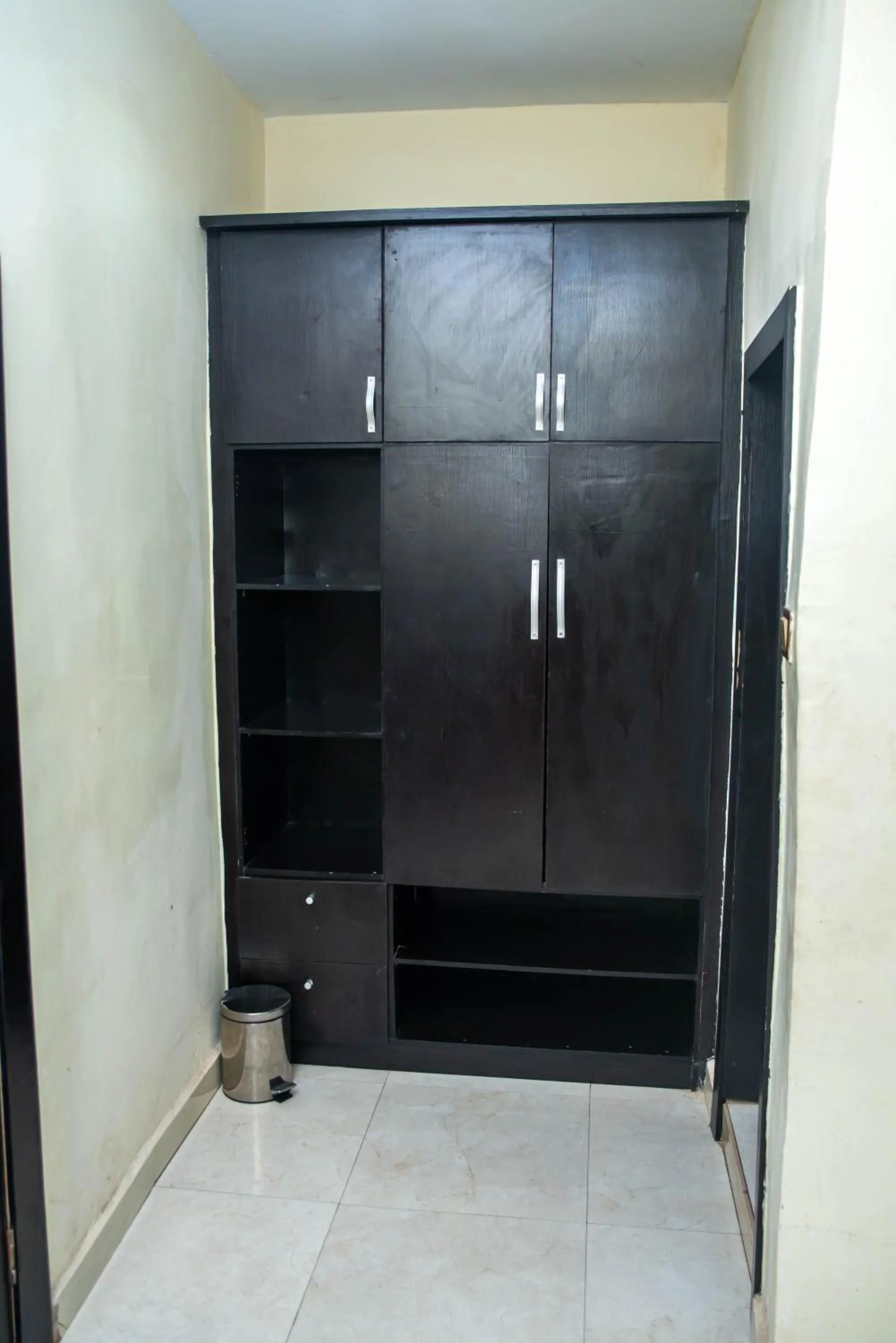 Buddiez Hotel & Resort