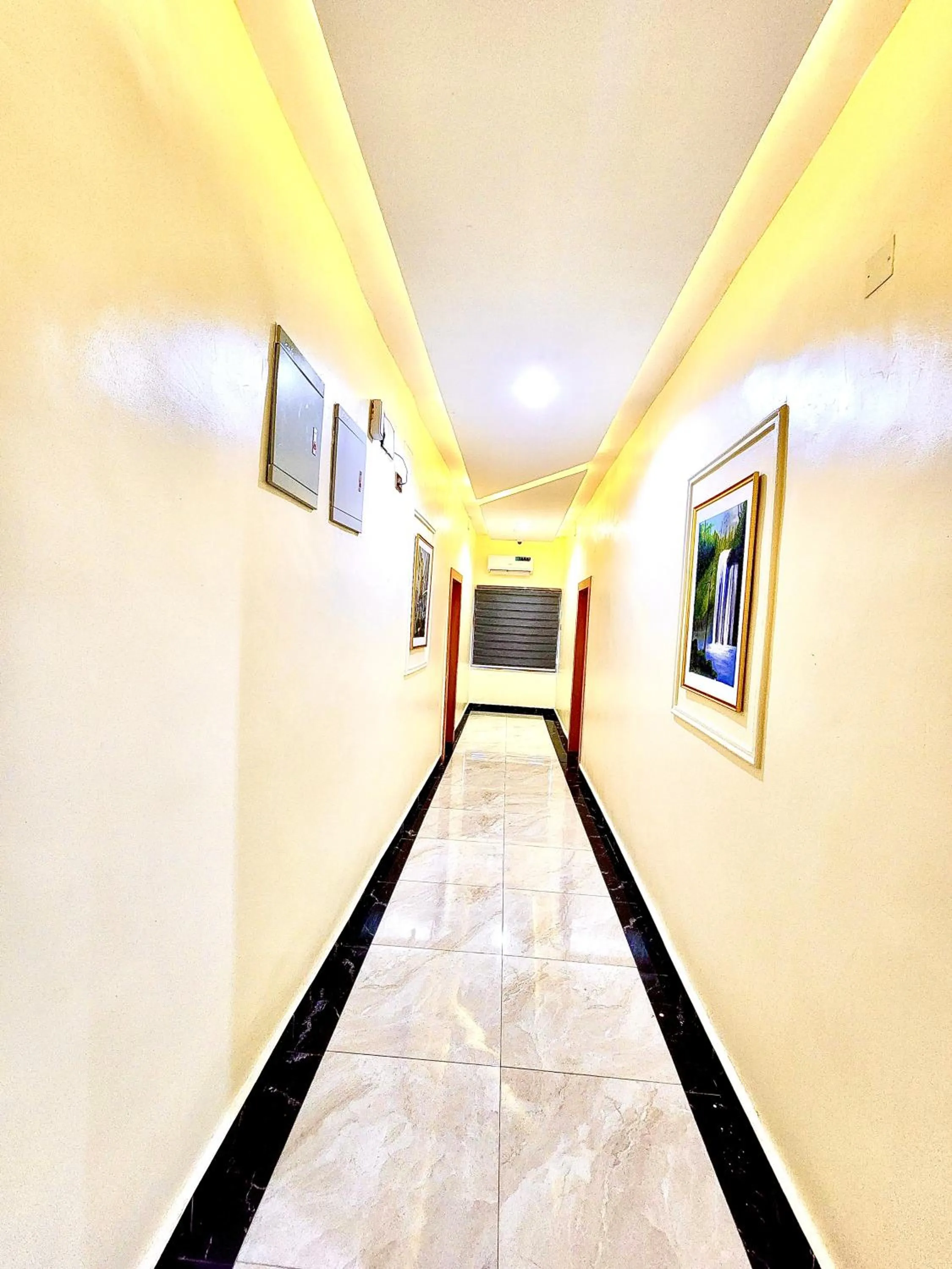 Buddiez Hotel & Resort