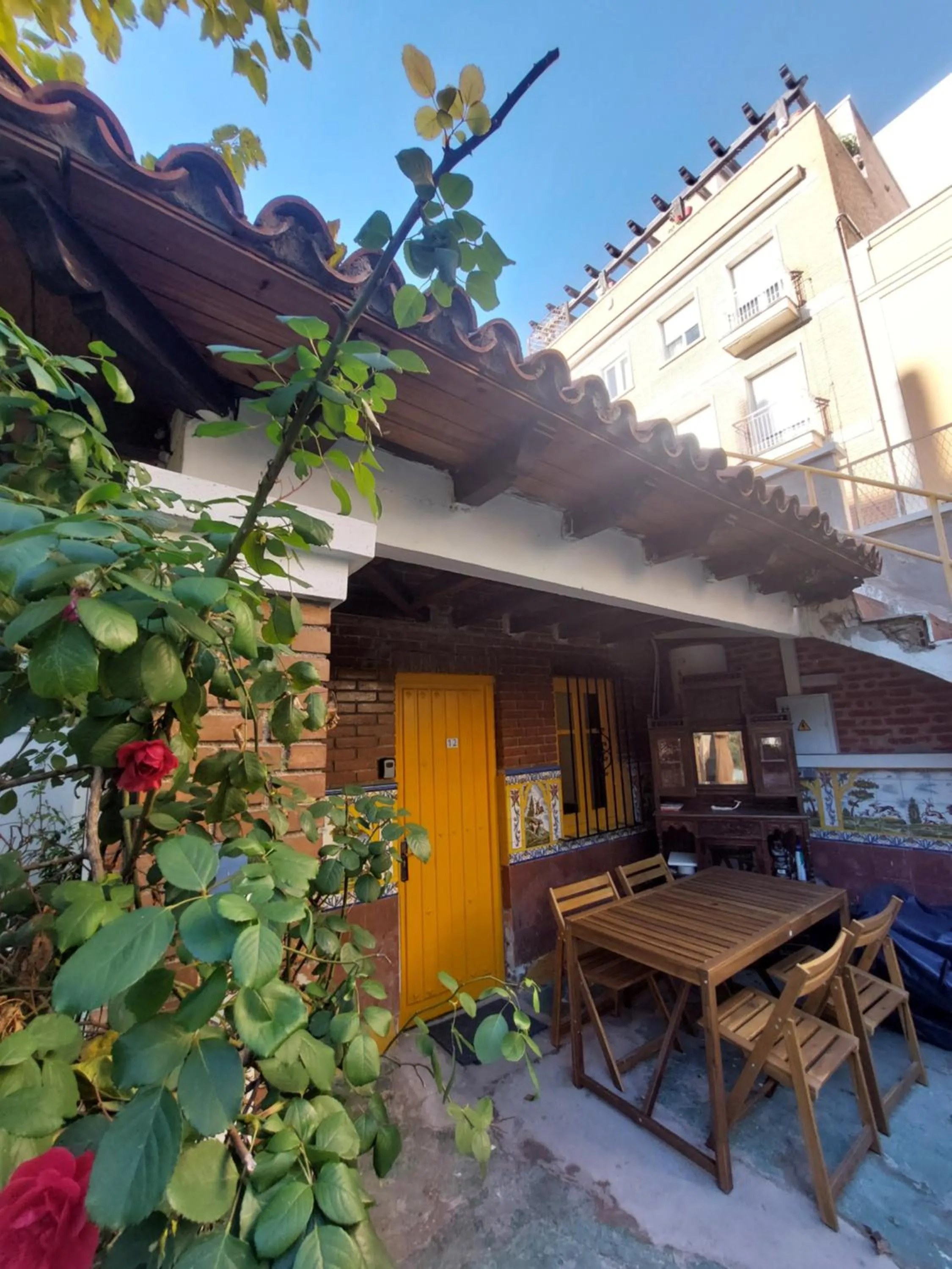 N1 Casa de Madrid - greenpeace line