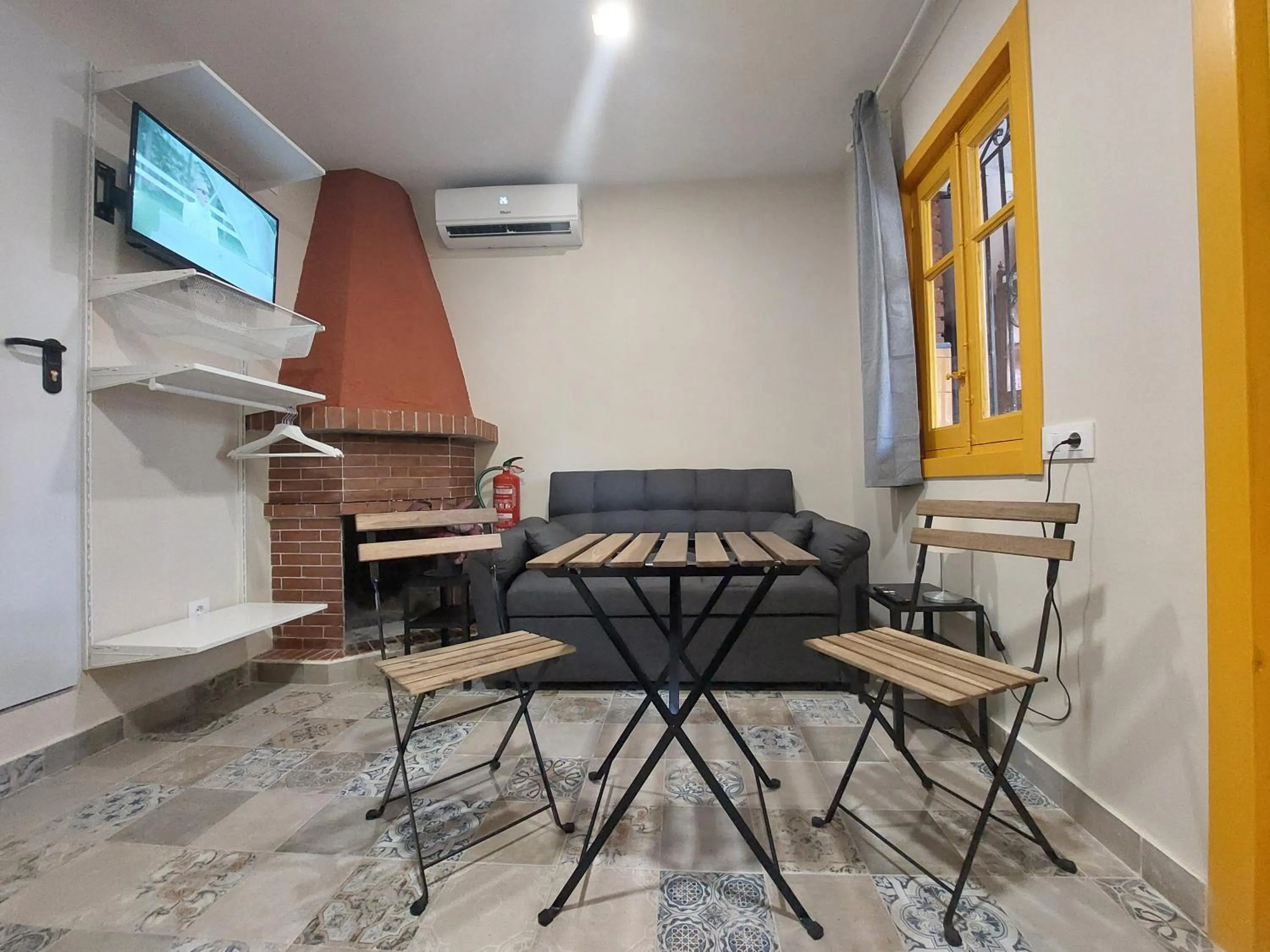 N1 Casa de Madrid - greenpeace line