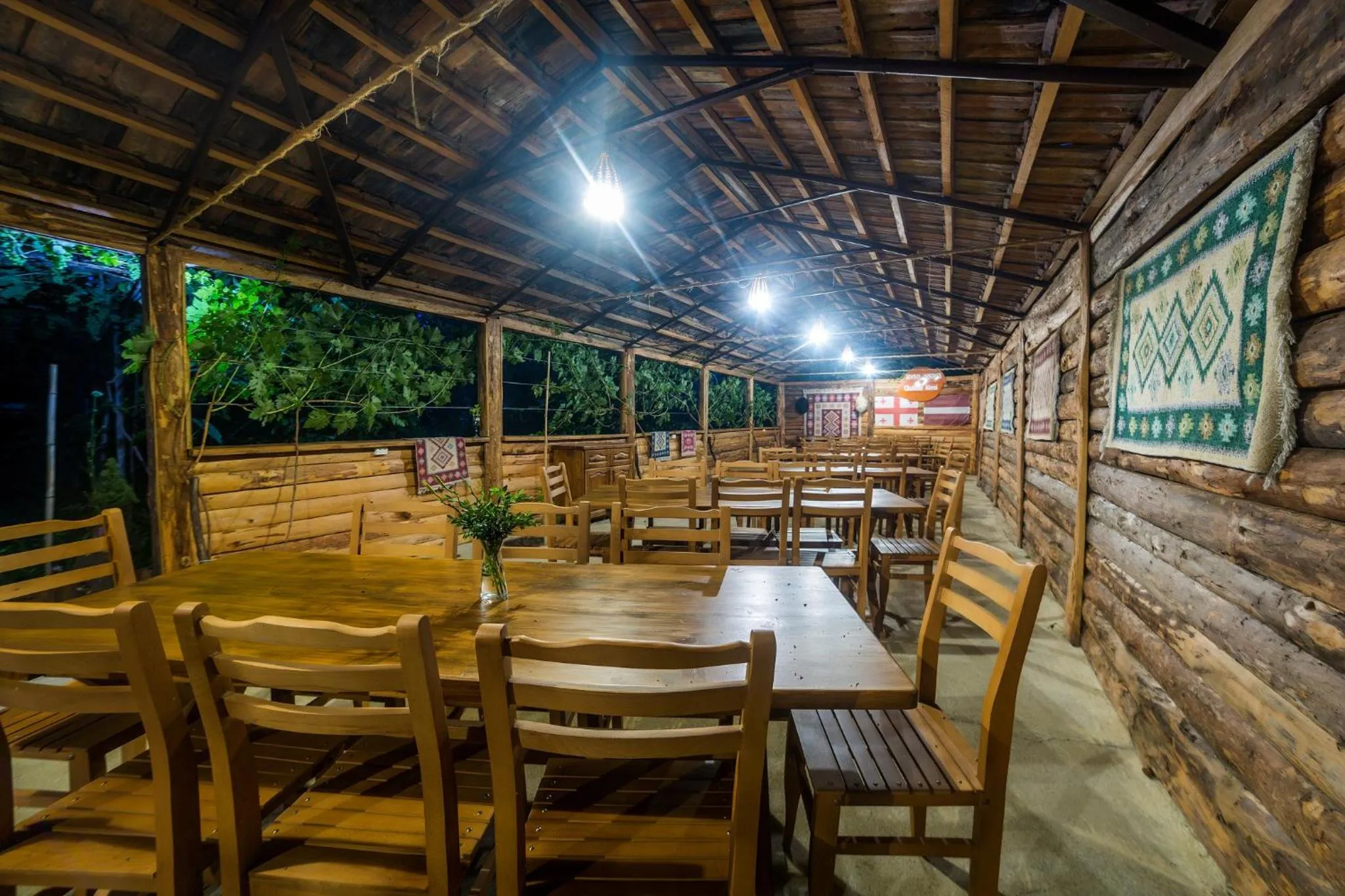 Restaurant/places to eat in Chateau Ateni Cottages