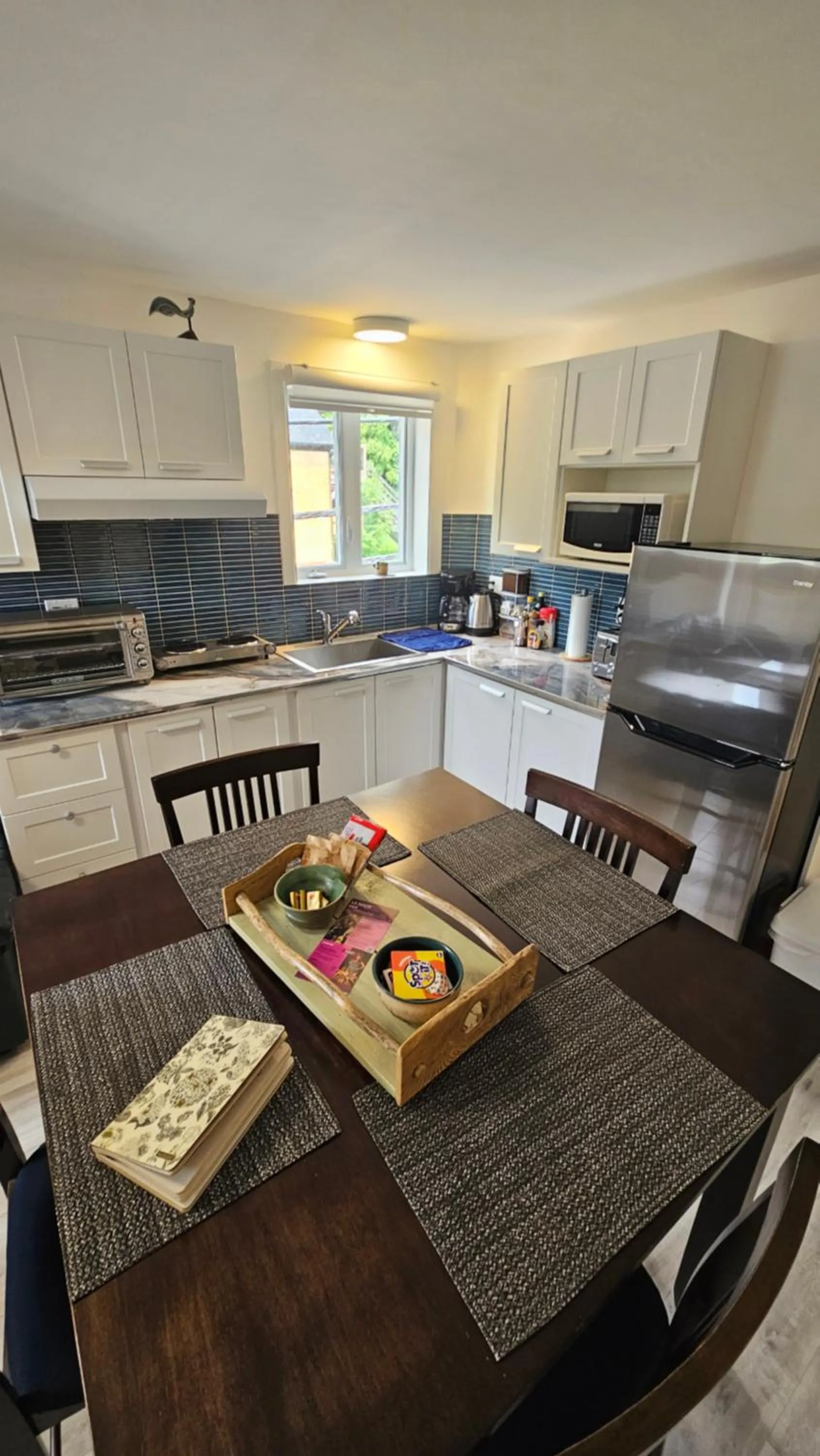 Kitchen or kitchenette in Séjour Flèche du fjord vue Saguenay Mont Valin