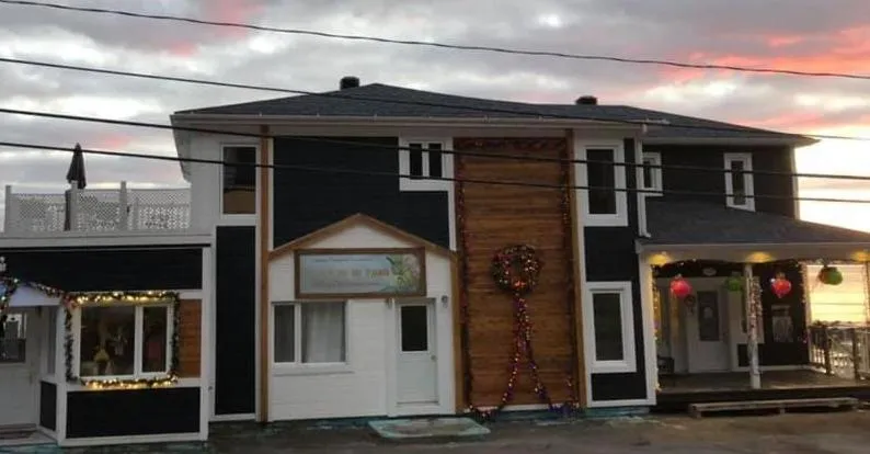 Property building in Séjour Flèche du fjord vue Saguenay Mont Valin